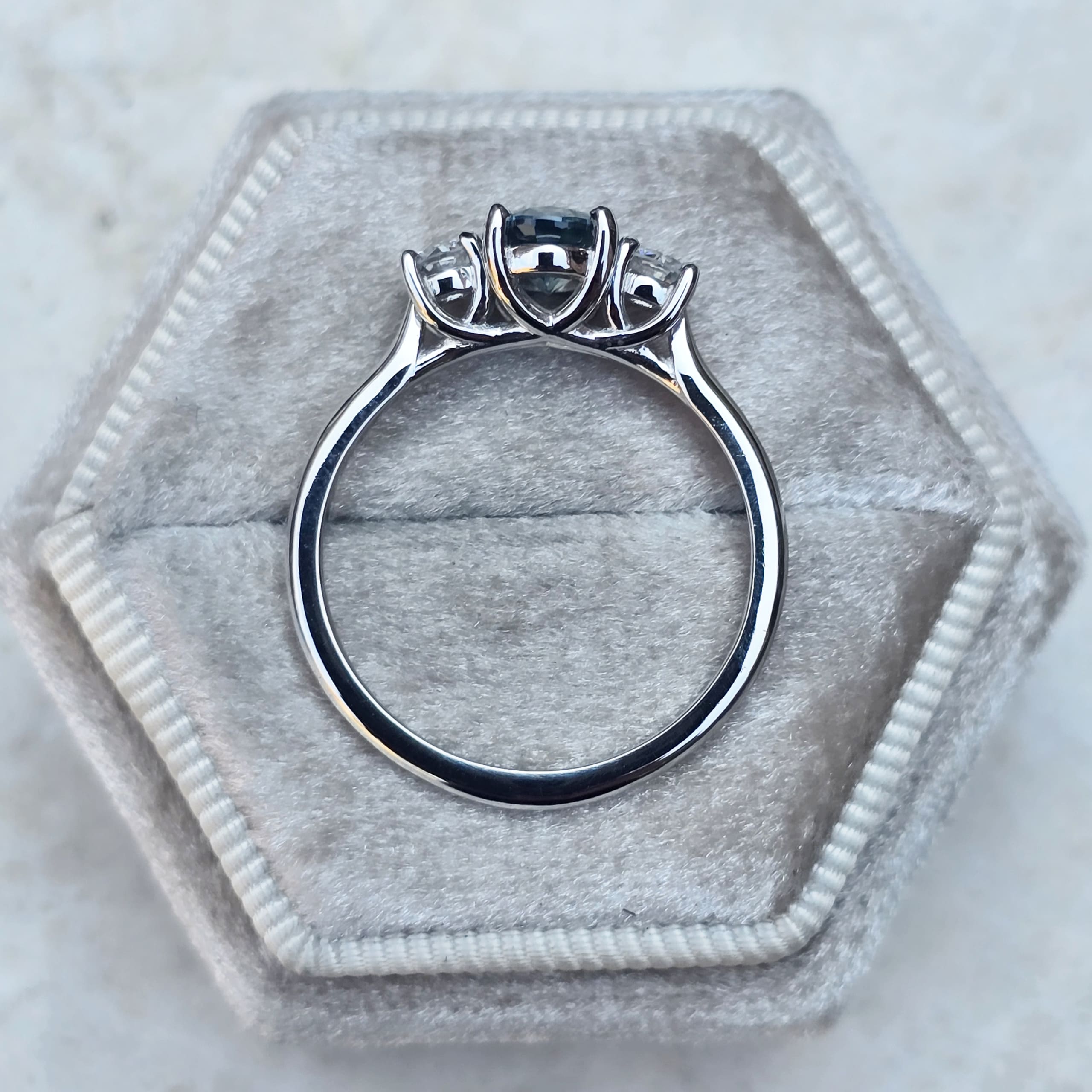 Steely teal sapphire and diamond ring — 2