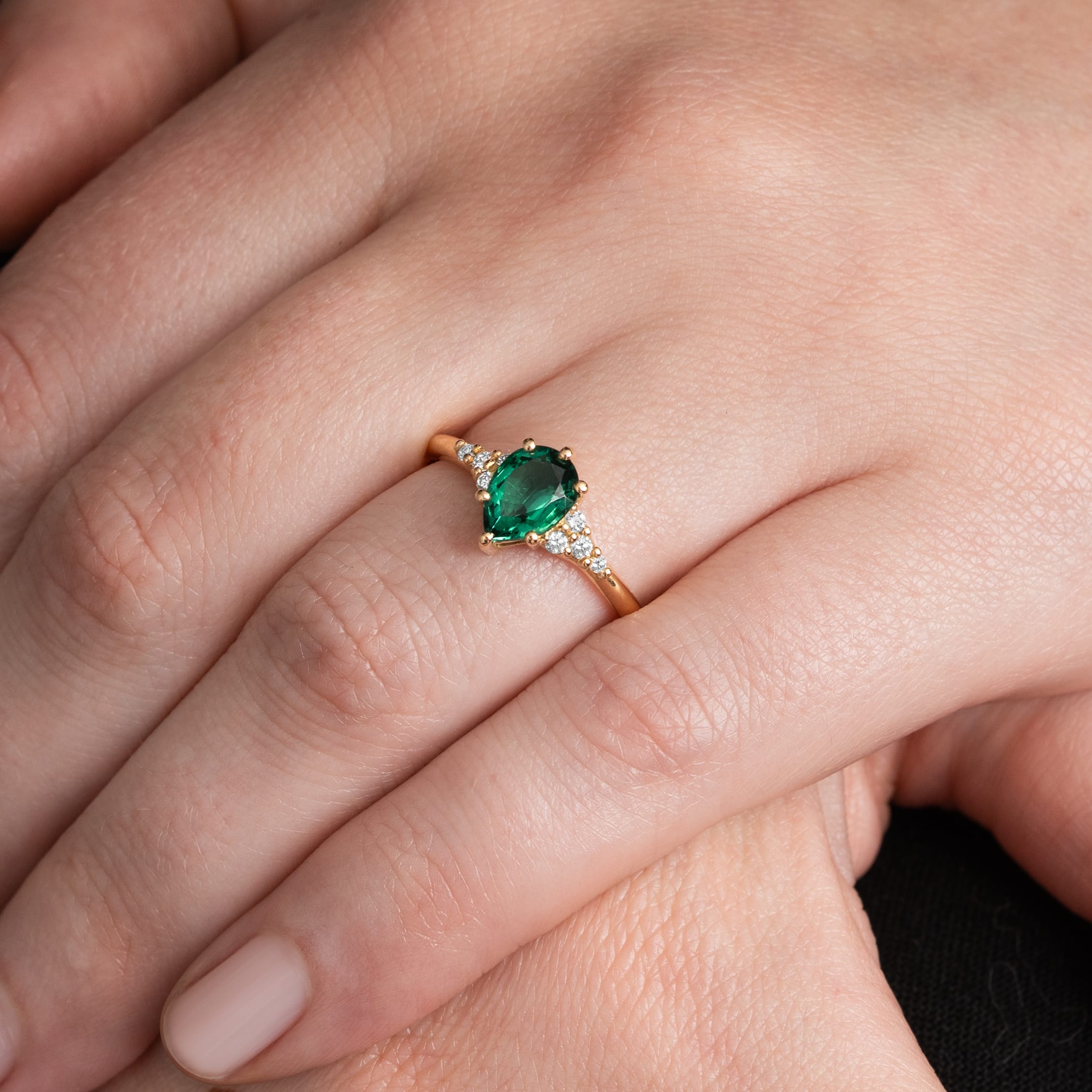 Pear lab Emerald and diamond 1920's inspired ring — 2