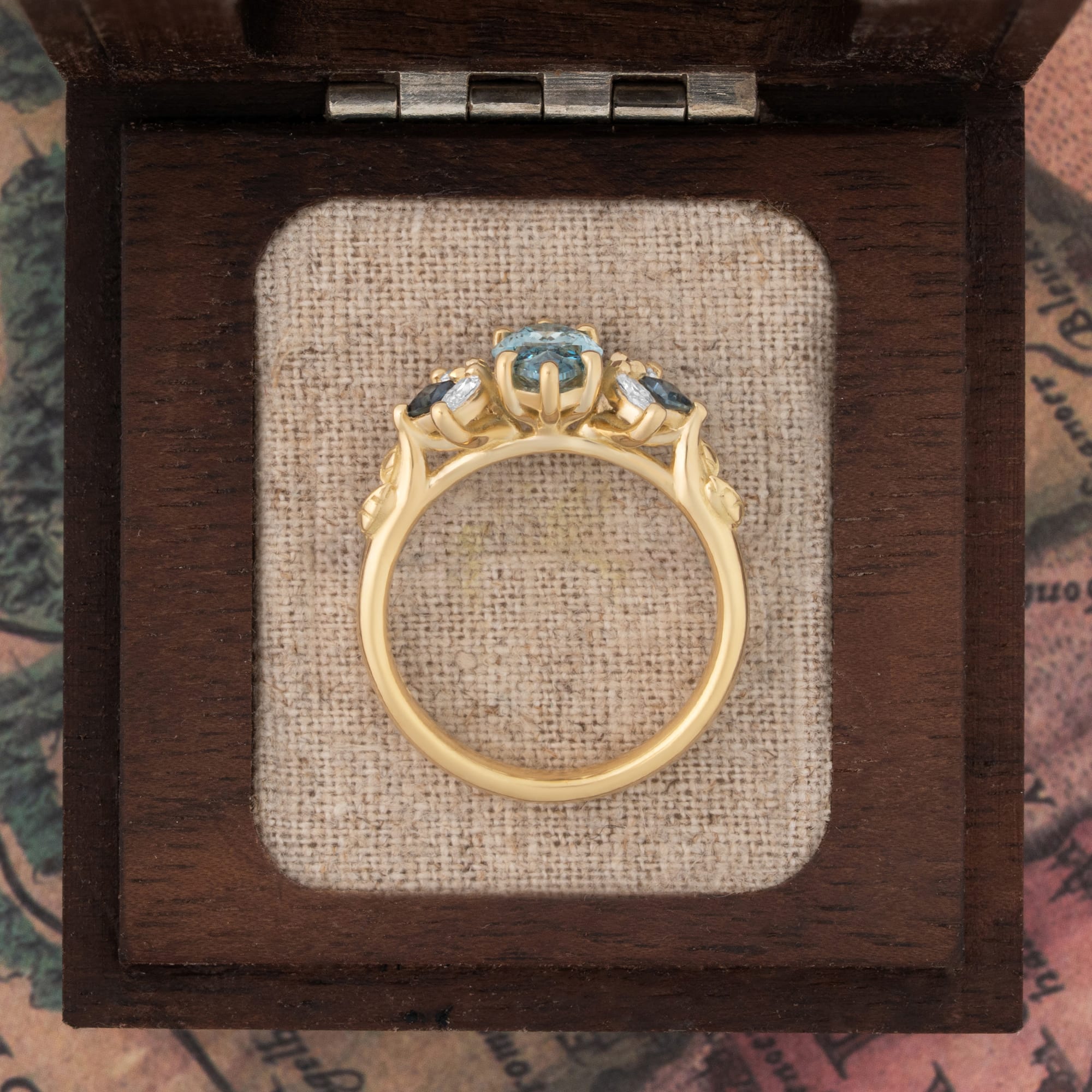 'Fluture' - Diamond and sapphire ring — 2