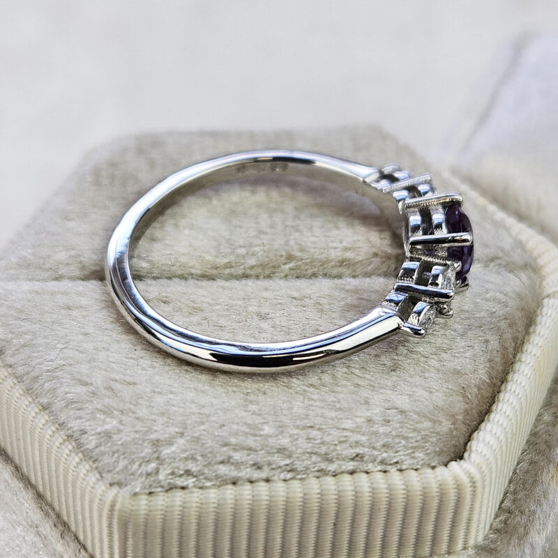 Alexandrite and marquise diamond ring — 4