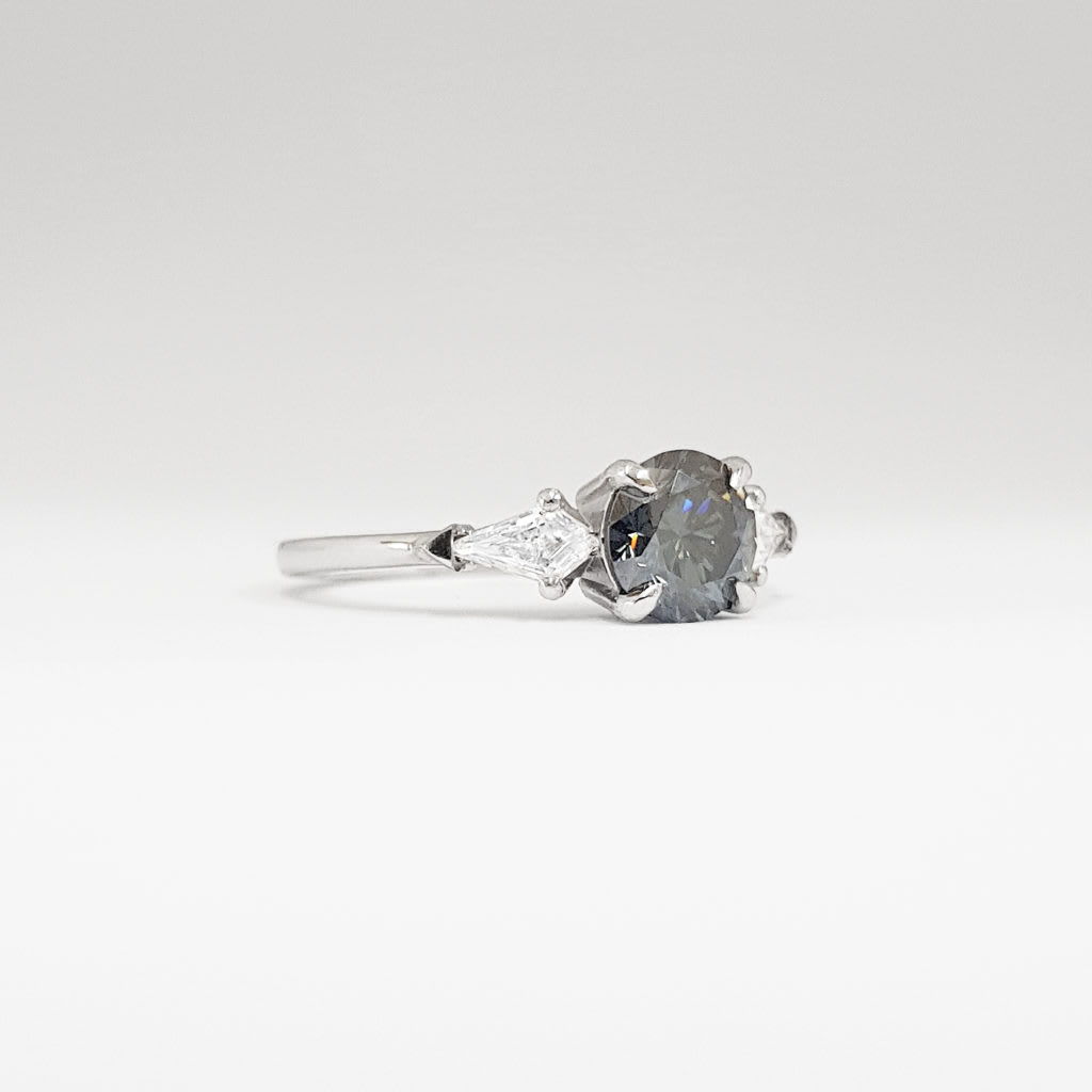 Grey moissanite kite trilogy ring — 3