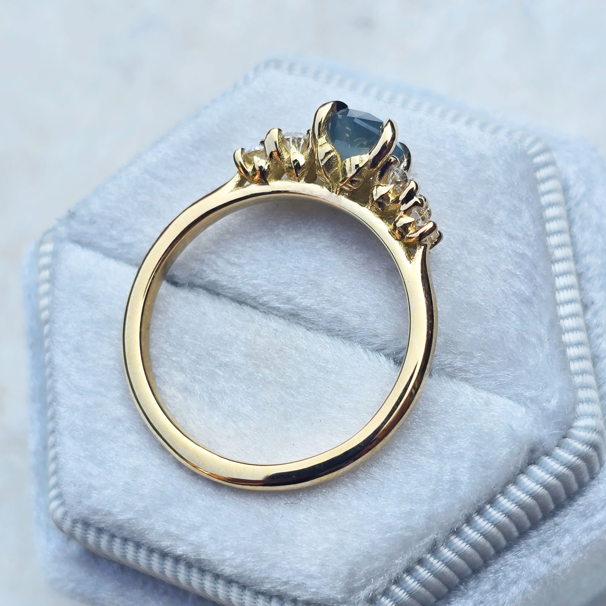'Rosier' Montana sapphire and diamond ring — 2