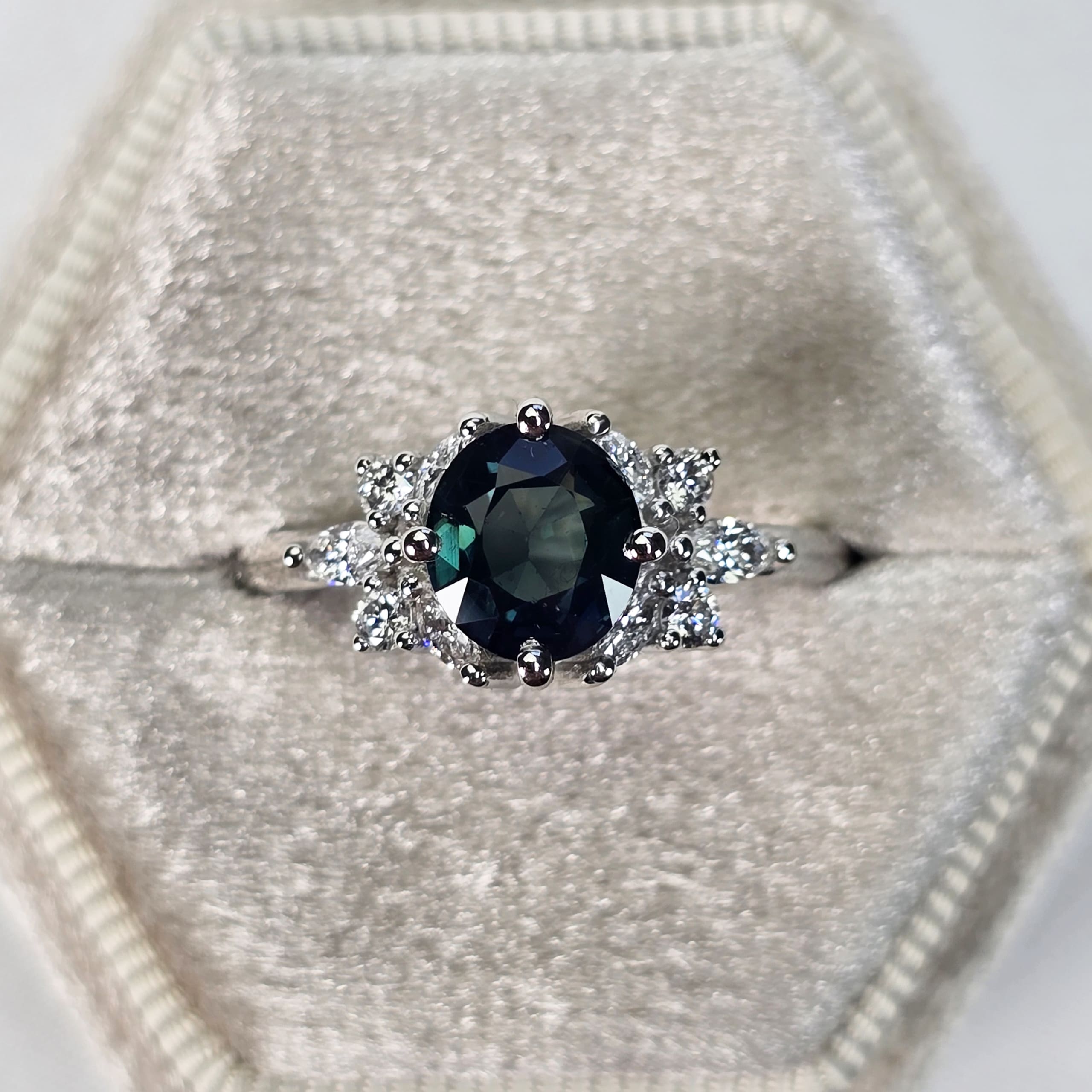 Teal sapphire and diamond cluster ring — 1