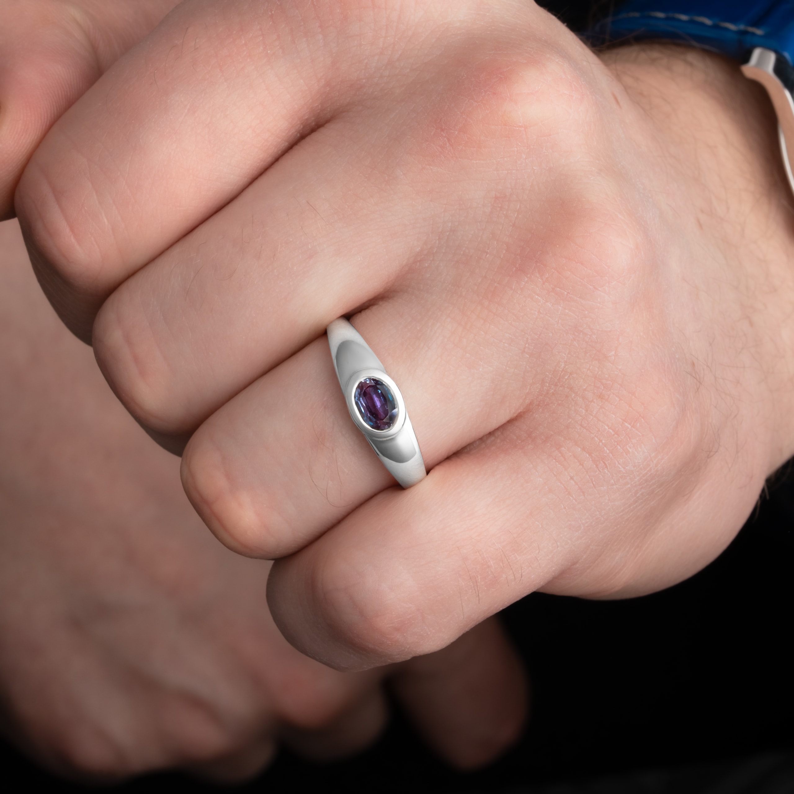 Oval Alexandrite tapered band - alternate view
