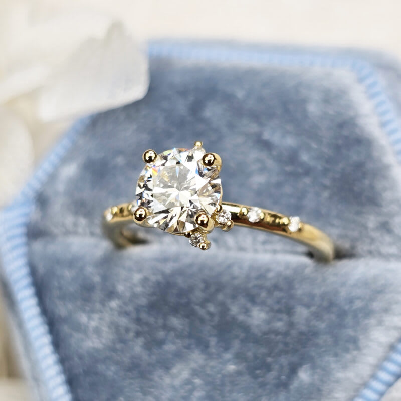 Round lab grown diamond ring in 18ct yellow gold — 4