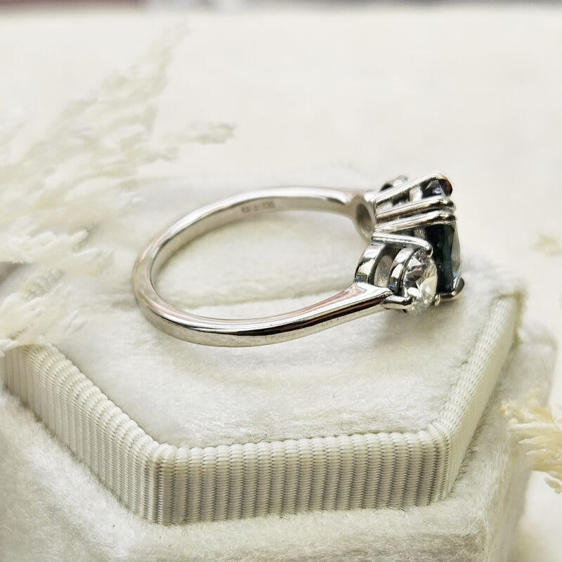 Oval teal sapphire and diamond trilogy ring — 2