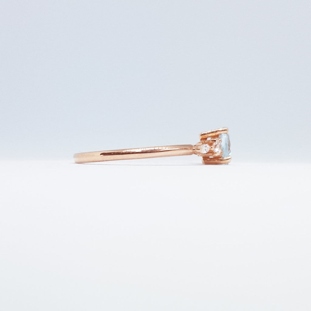 'Arlet' Aquamarine and diamond engagement ring — 3