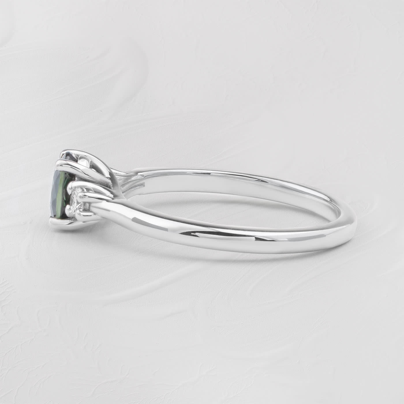 Teal sapphire and diamond ring — 2