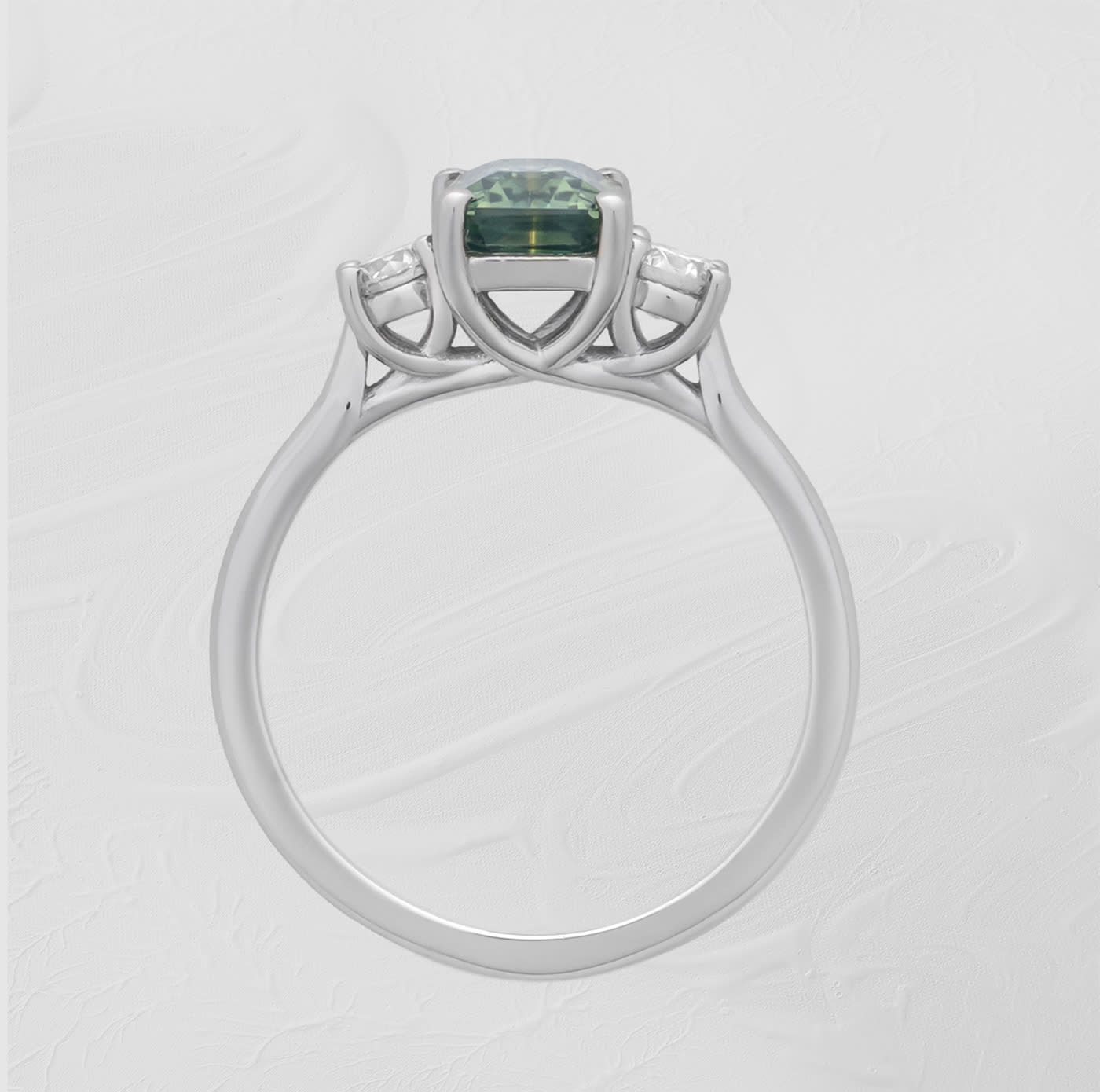 Unique striped sapphire and diamond ring — 4