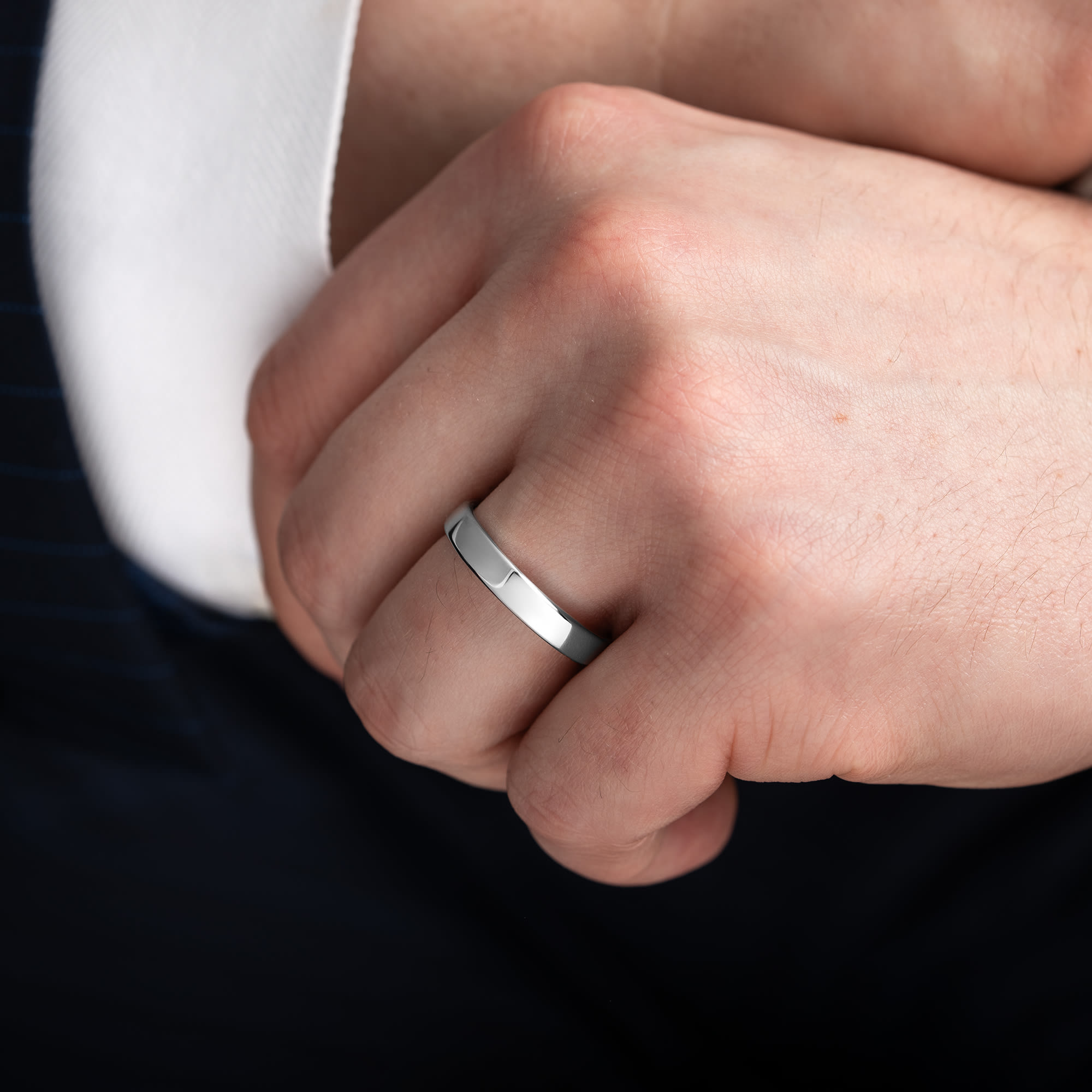 Traditional court wedding band 