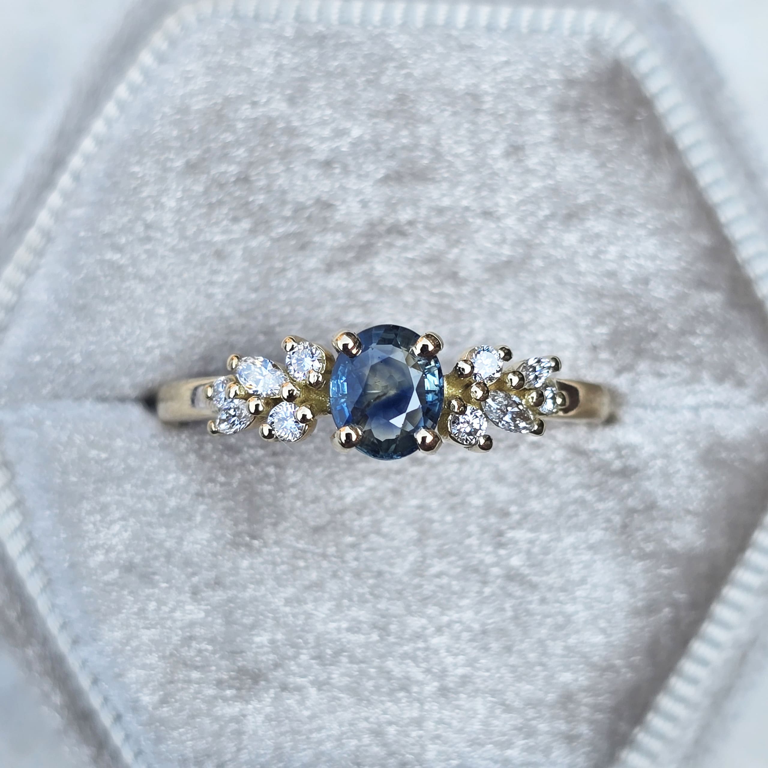Blue sapphire and diamond floral ring — 1