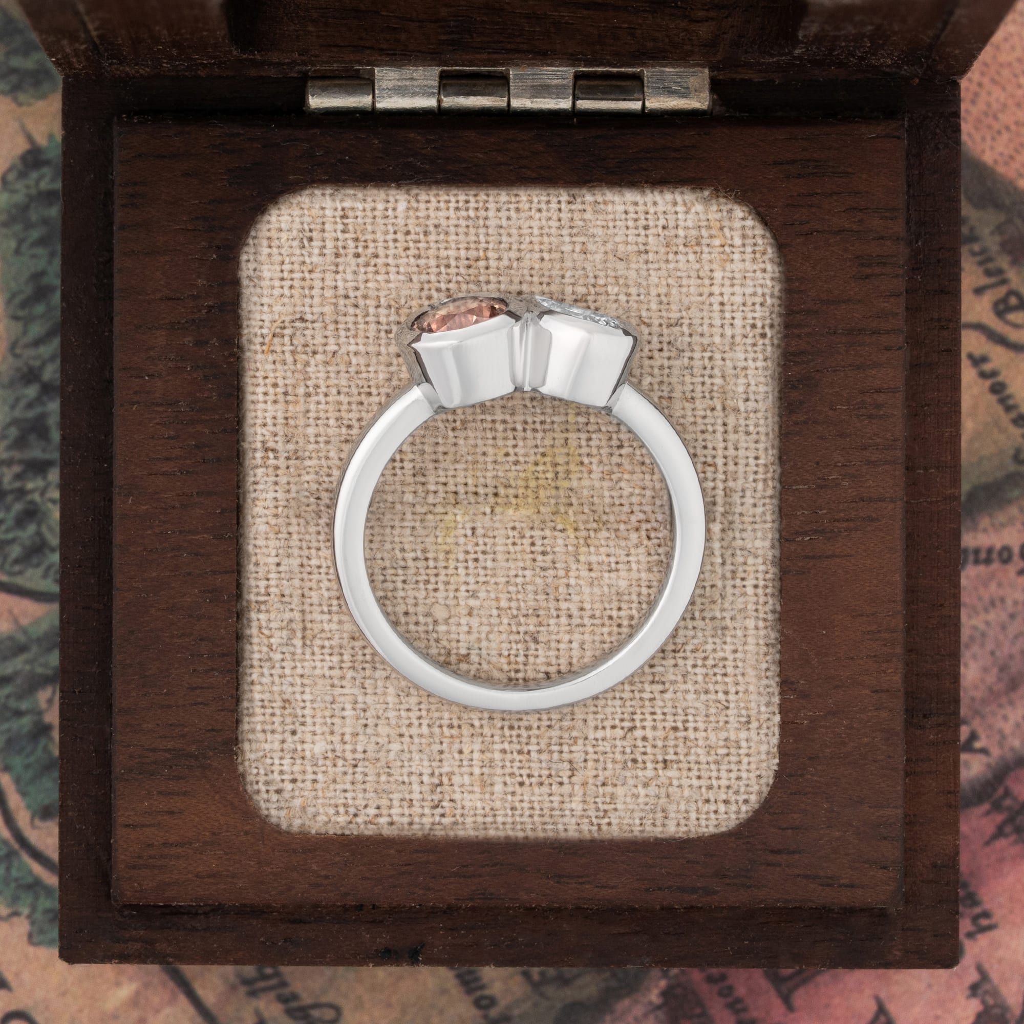 Toi Et Moi Peach Sapphire and Diamond ring — 4