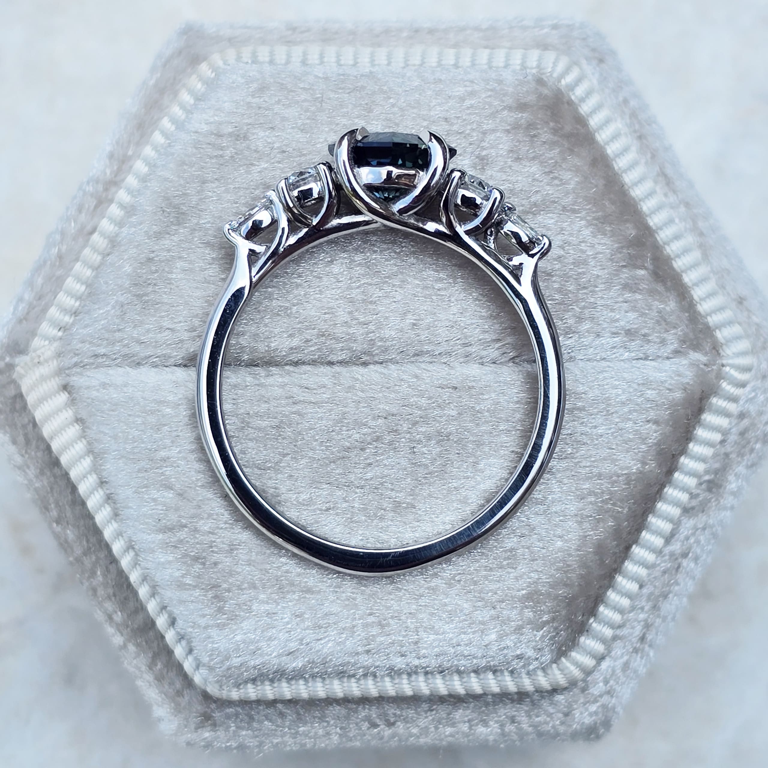 Universe cut bi colour sapphire and diamond ring — 2