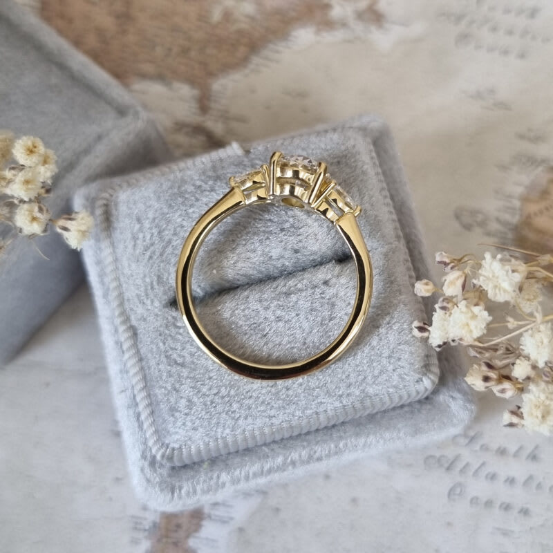 Oval lab grown diamond ring handmade in 18ct yellow gold — 2