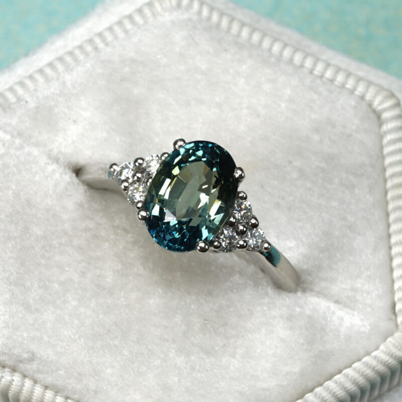  Oval bi colour sapphire and diamond ring — 3
