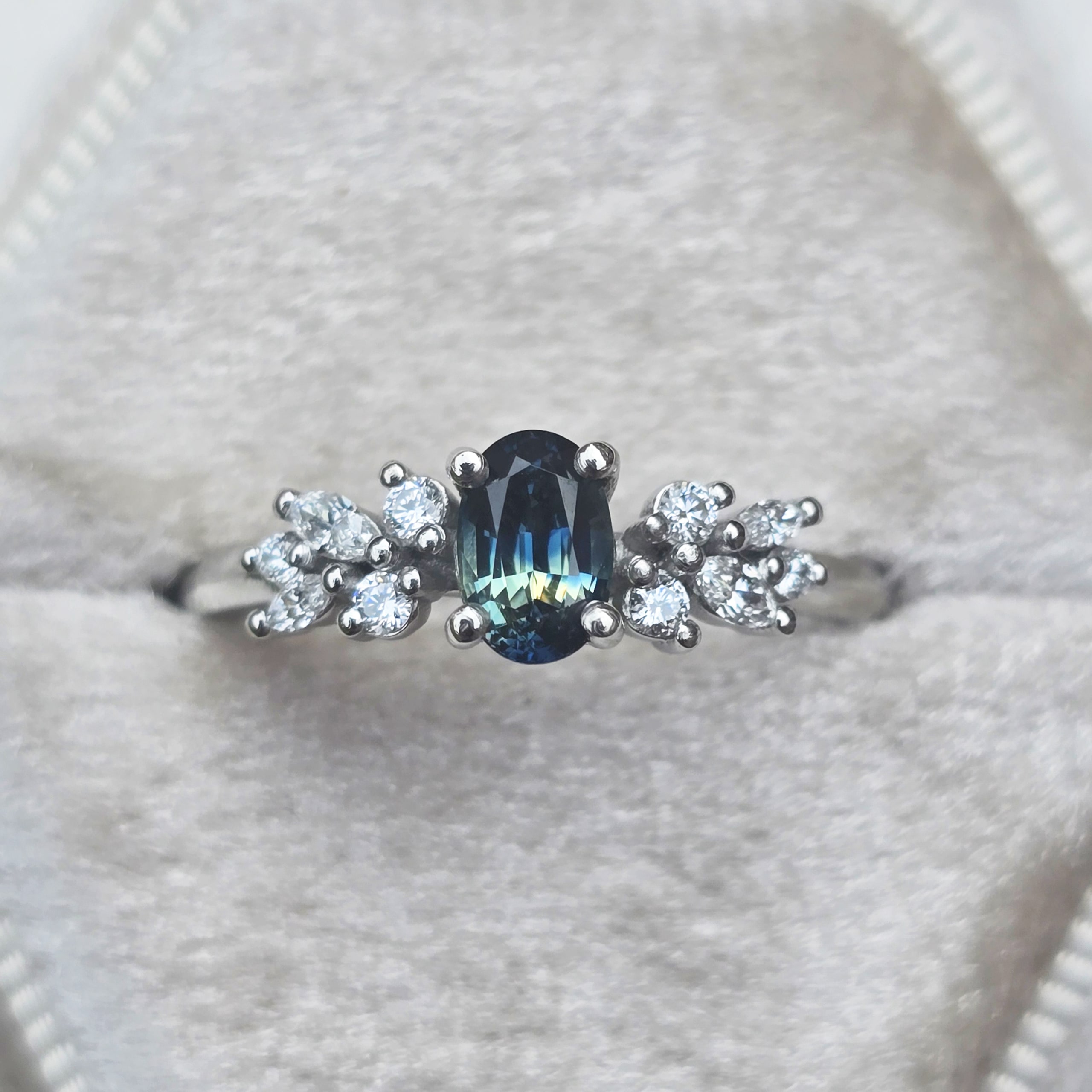 Parti sapphire and diamond floral ring — 1