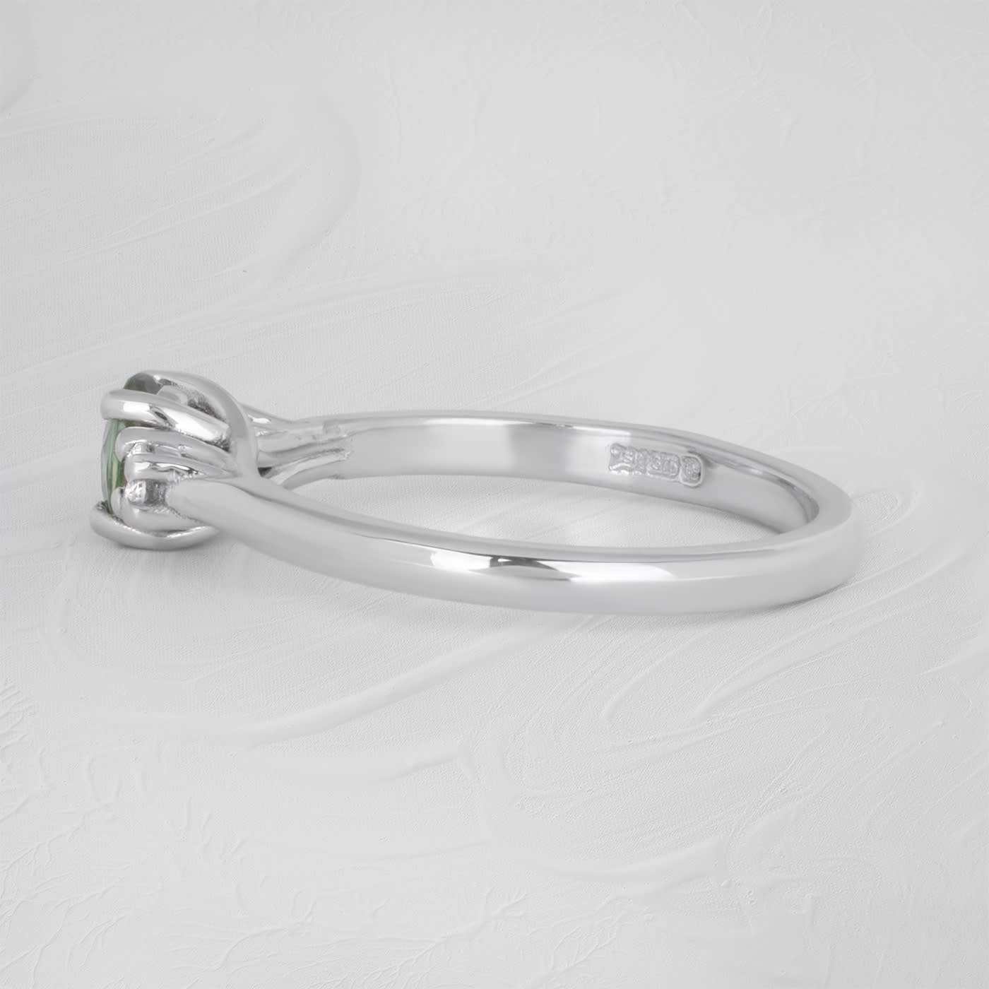 Green sapphire and diamond ring — 2