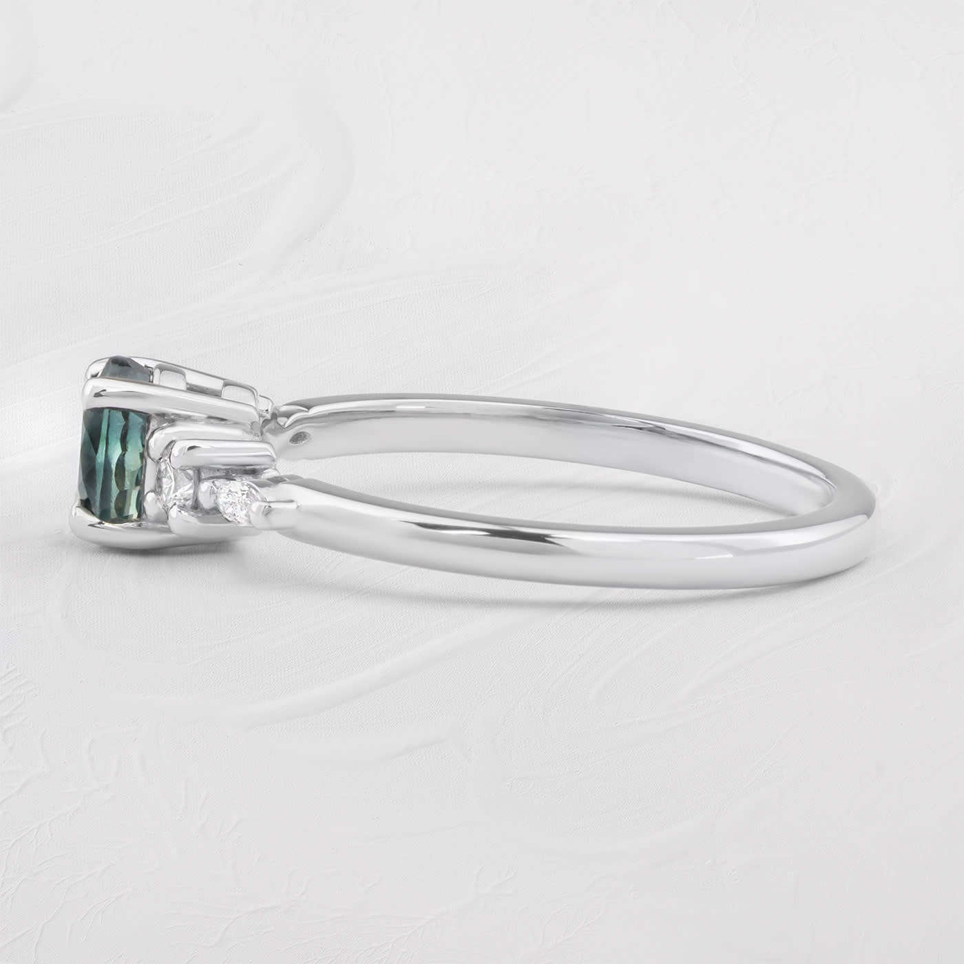 Teal sapphire and diamond ring — 2