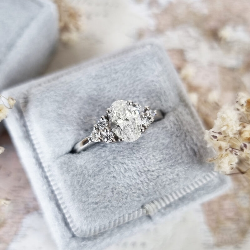 Oval cut lab grown diamond 7 stone ring — 4