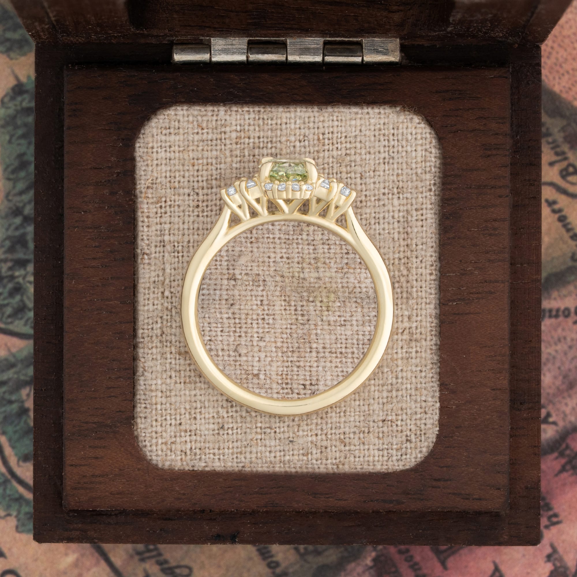 'Isla' Green grown diamond ring — 3