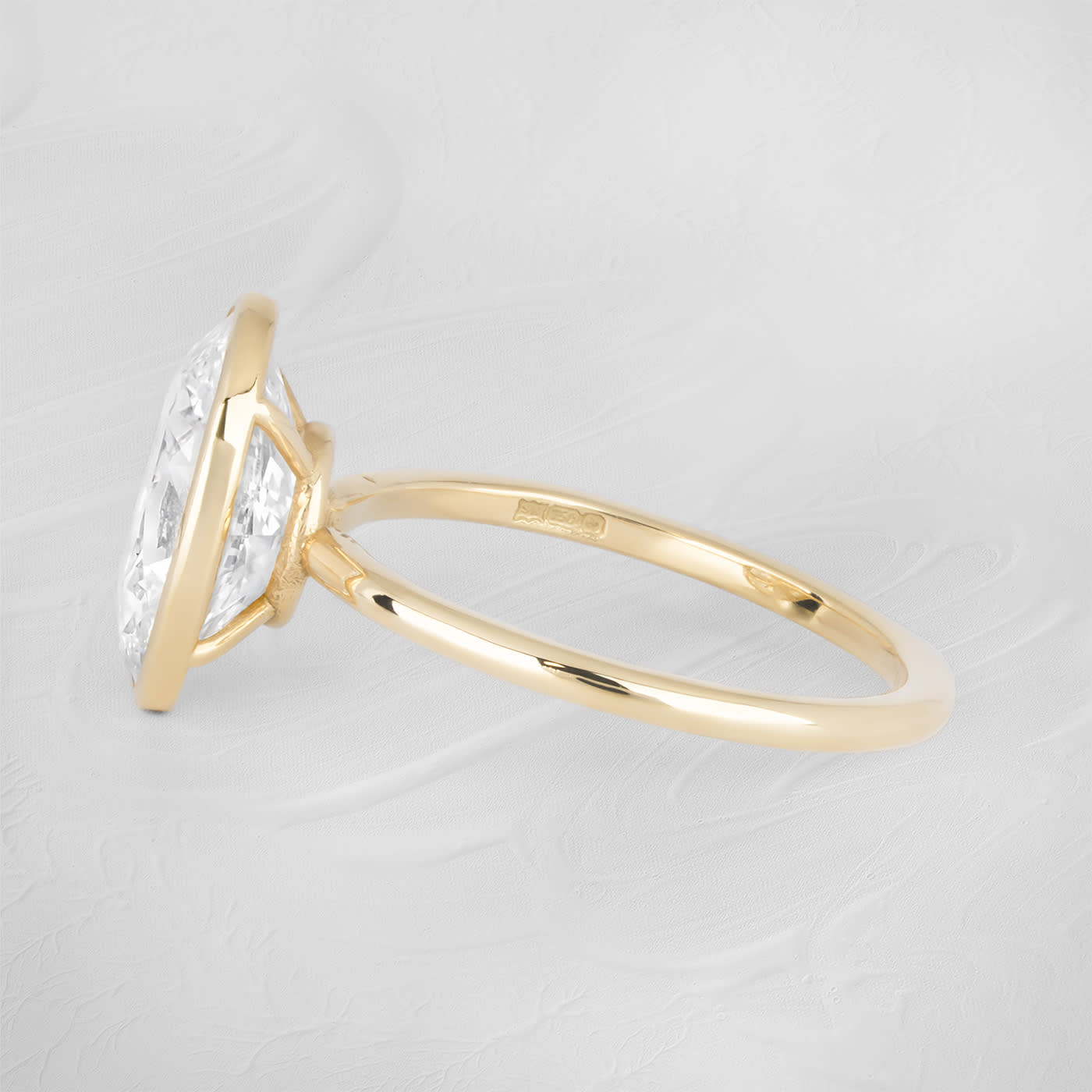 Oval lab grown diamond solitaire ring in 18ct yellow gold — 5