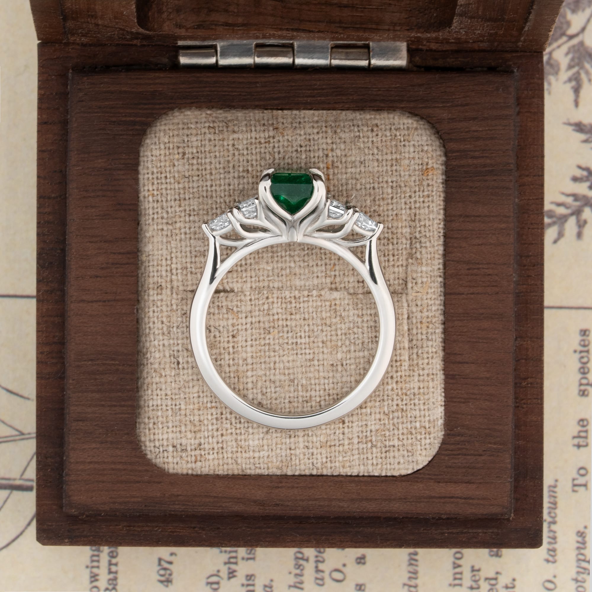 'Starlight' Emerald and diamond ring — 3