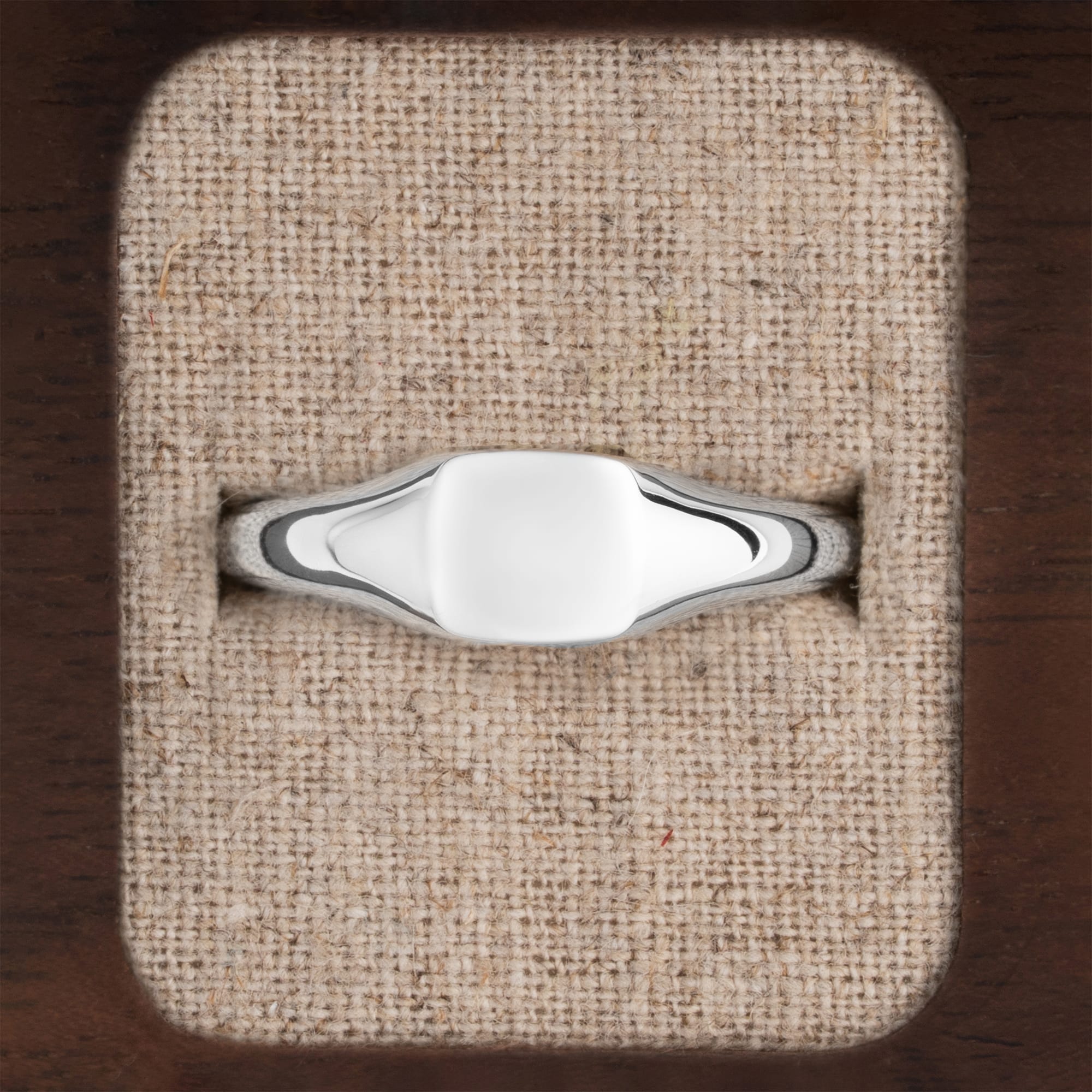 Square signet ring  — 1