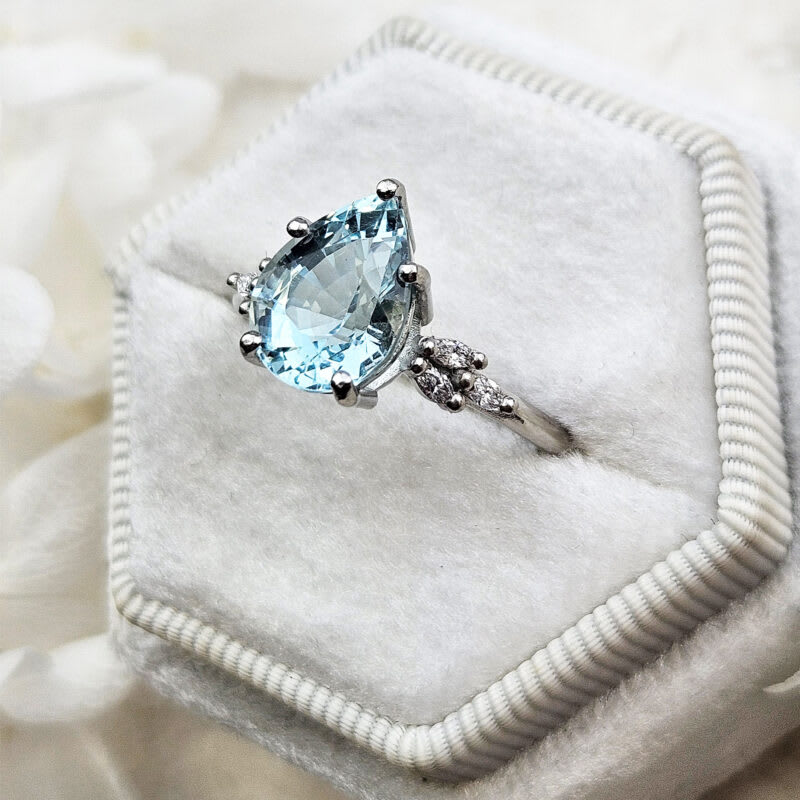 Pear cut aquamarine and diamond ring — 2