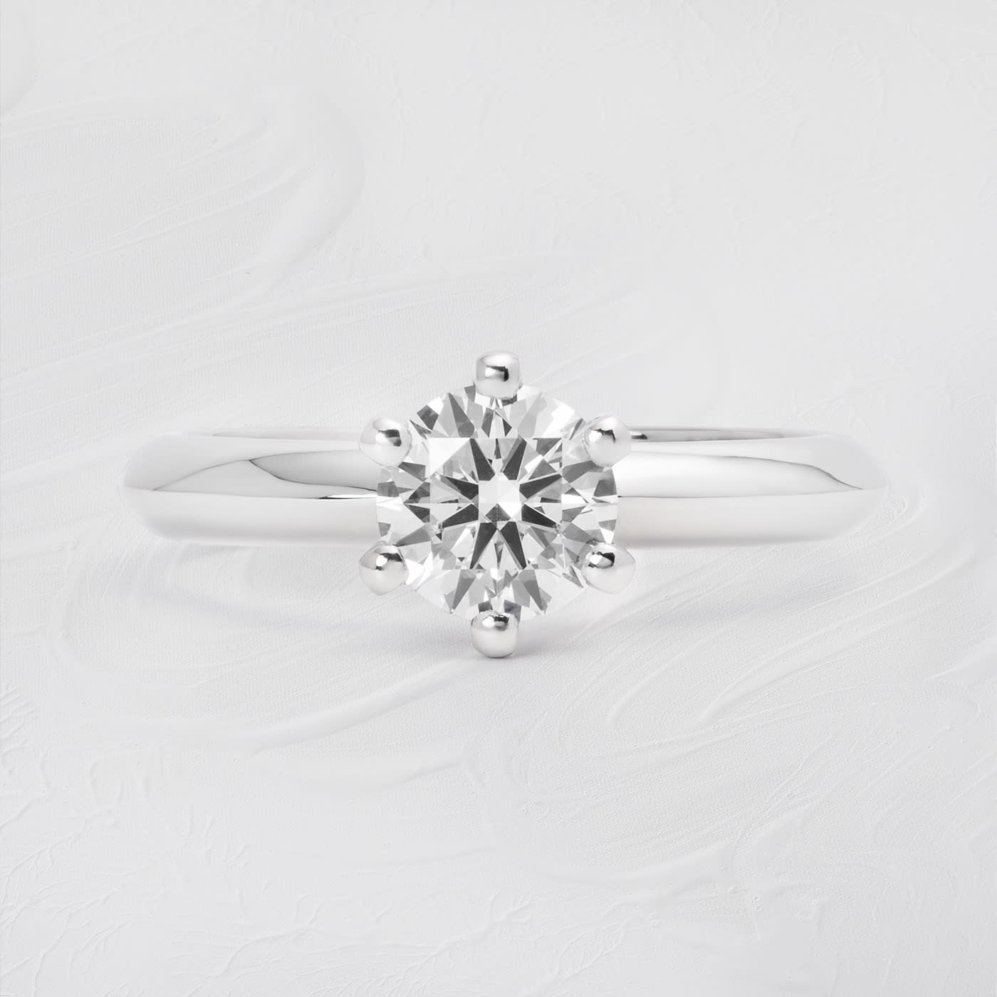 Round lab grown diamond knife edge platinum ring 