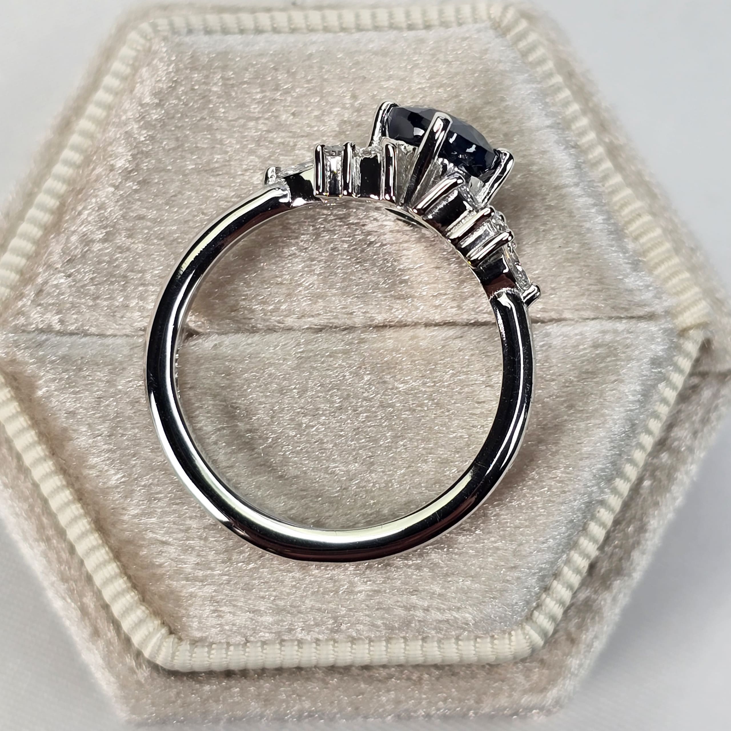 Teal sapphire and diamond cluster ring — 2