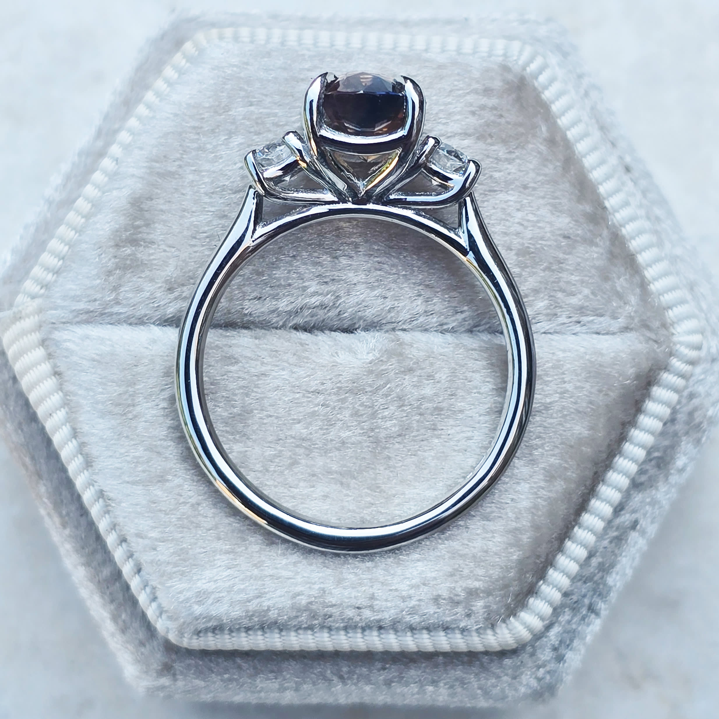 'Ocean Sunset' sapphire and diamond ring — 2
