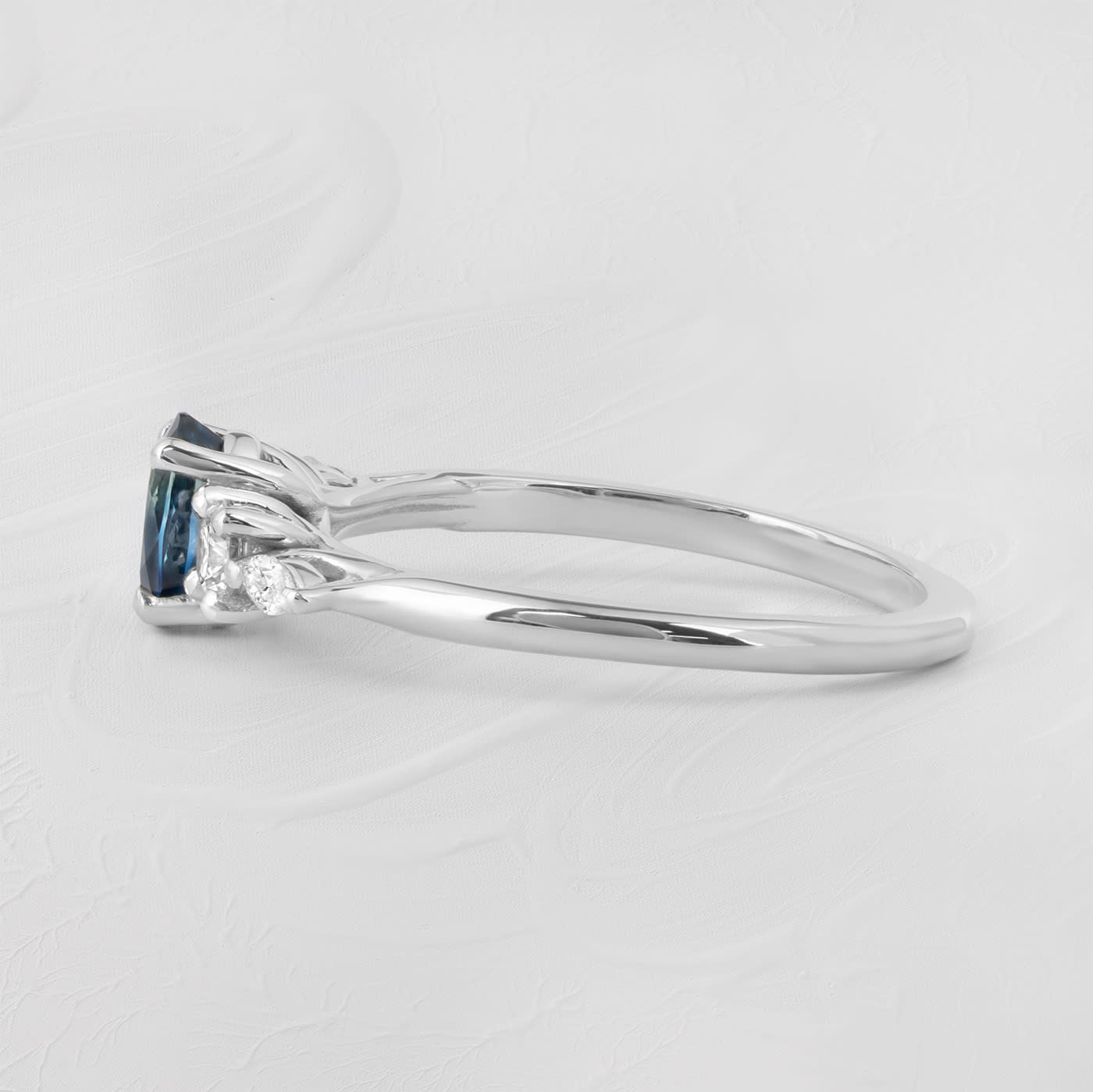 Peacock blue sapphire and diamond trellis ring  — 2