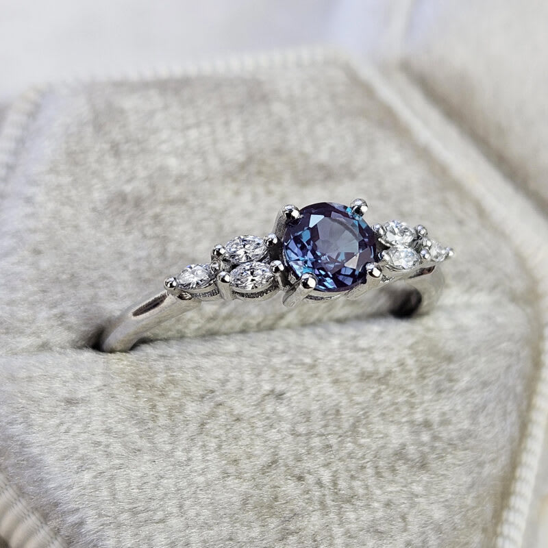 Alexandrite and marquise diamond ring — 3