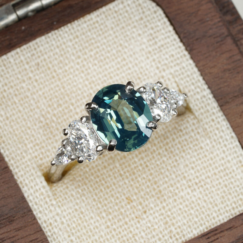 Oval teal sapphire and diamond ring — 2