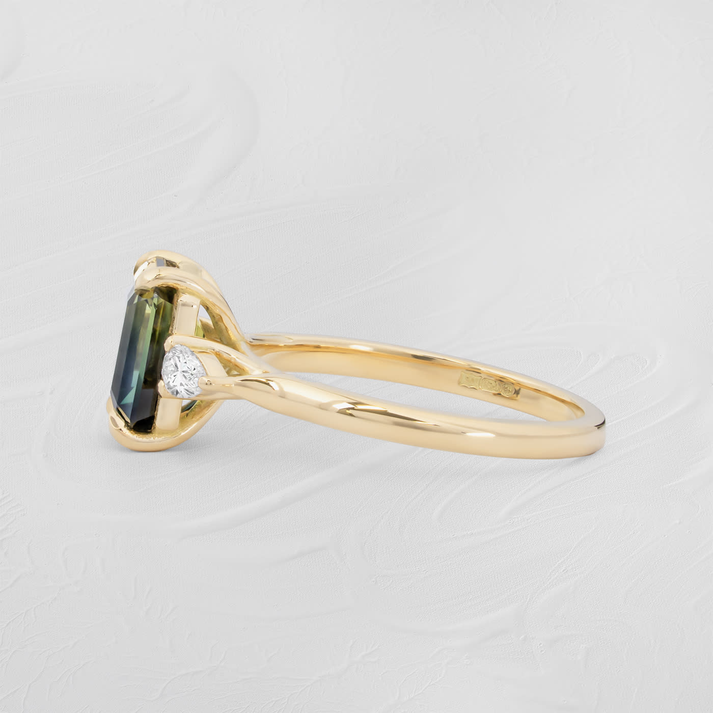 Parti sapphire and diamond trilogy ring — 2