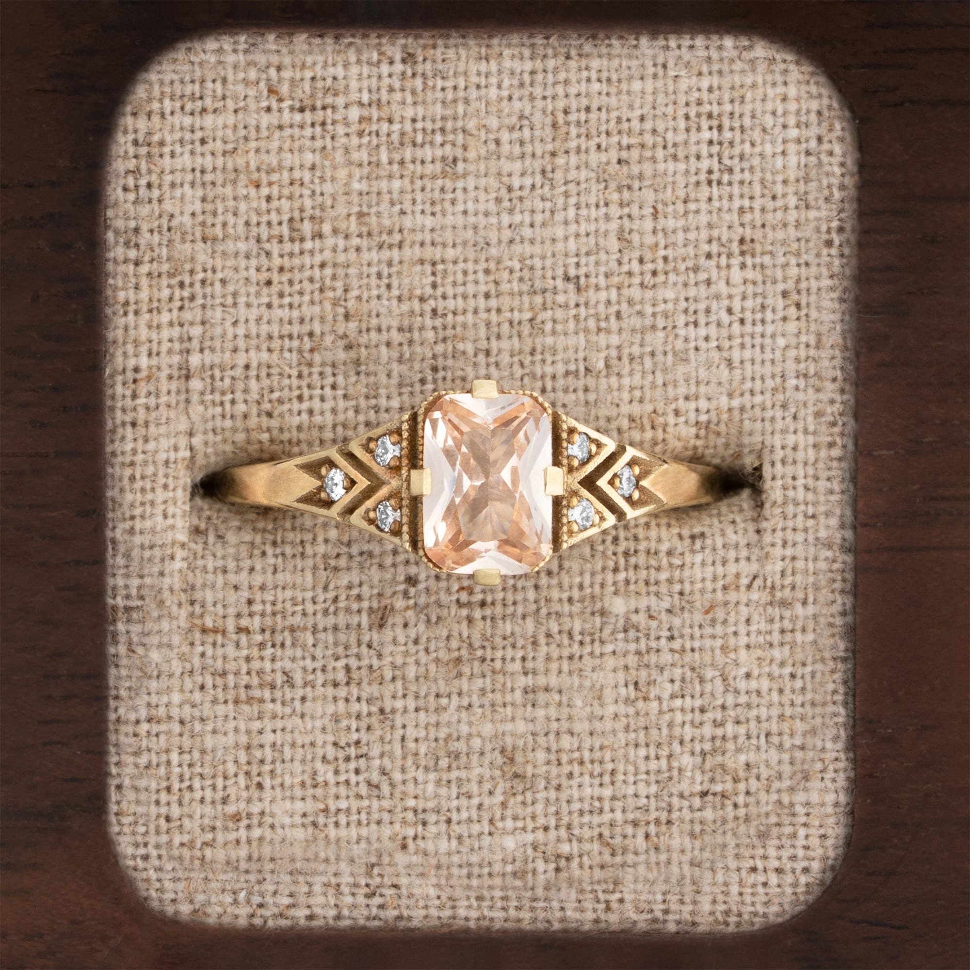  Champagne sapphire and diamond art deco ring  — 1