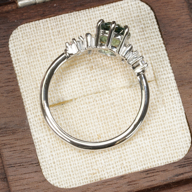 Art deco green sapphire and lab grown diamond ring — 3