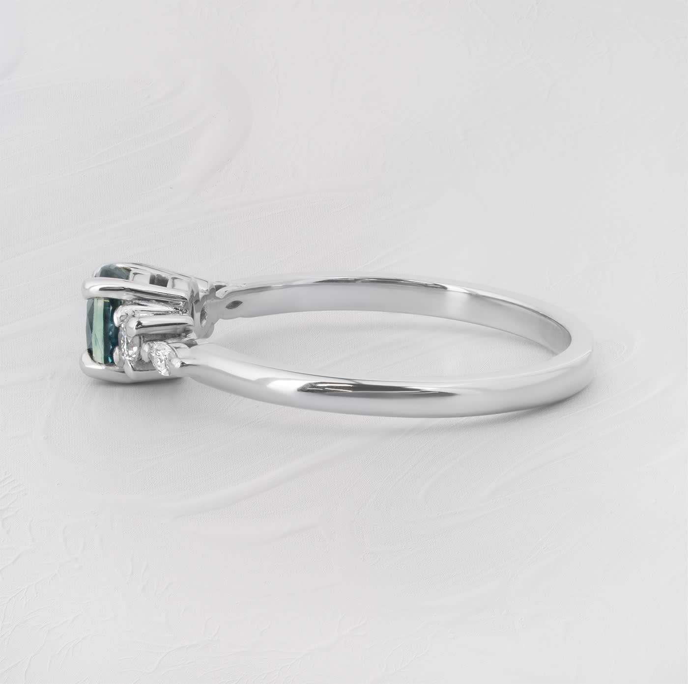 Teal sapphire and diamond ring — 2