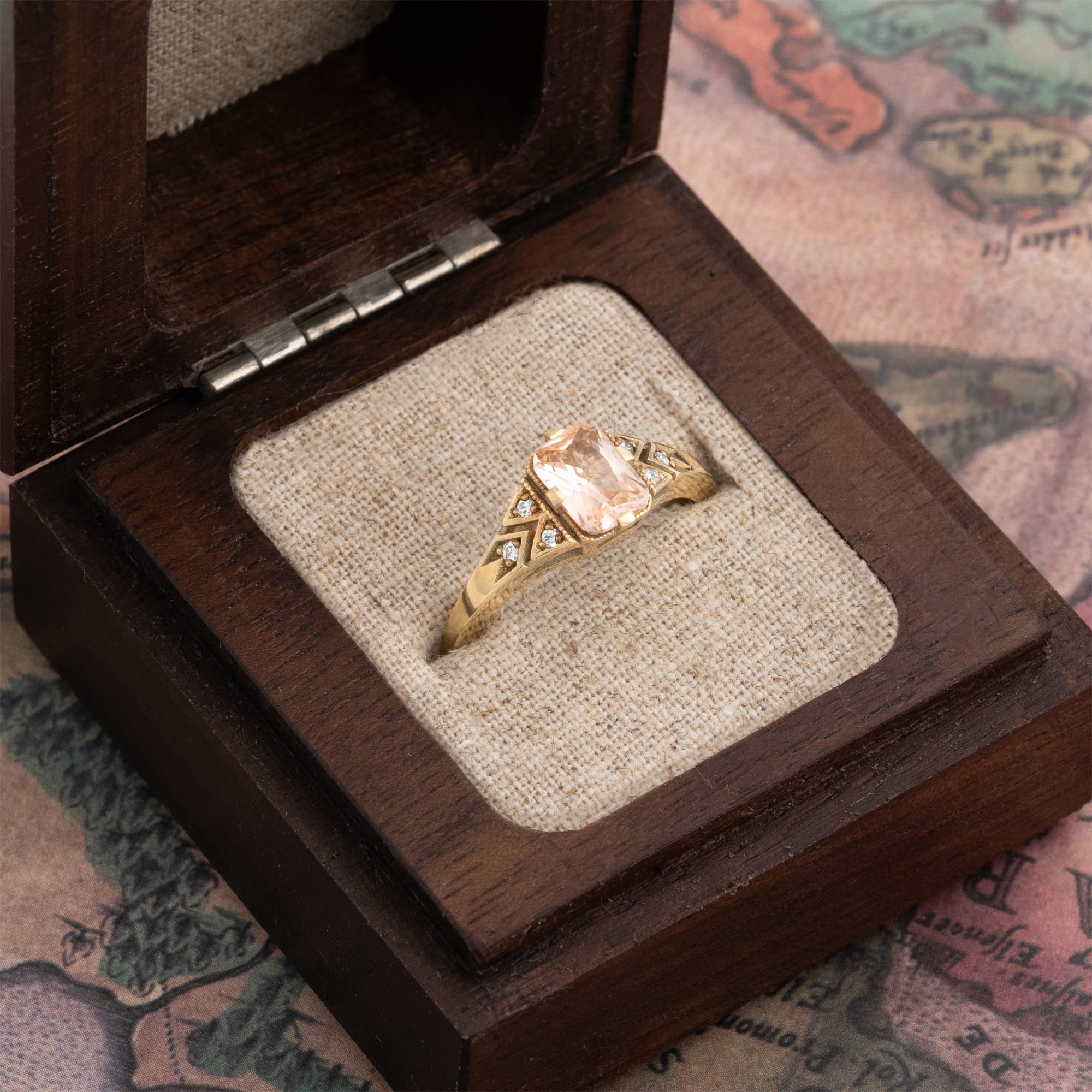  Champagne sapphire and diamond art deco ring  — 2