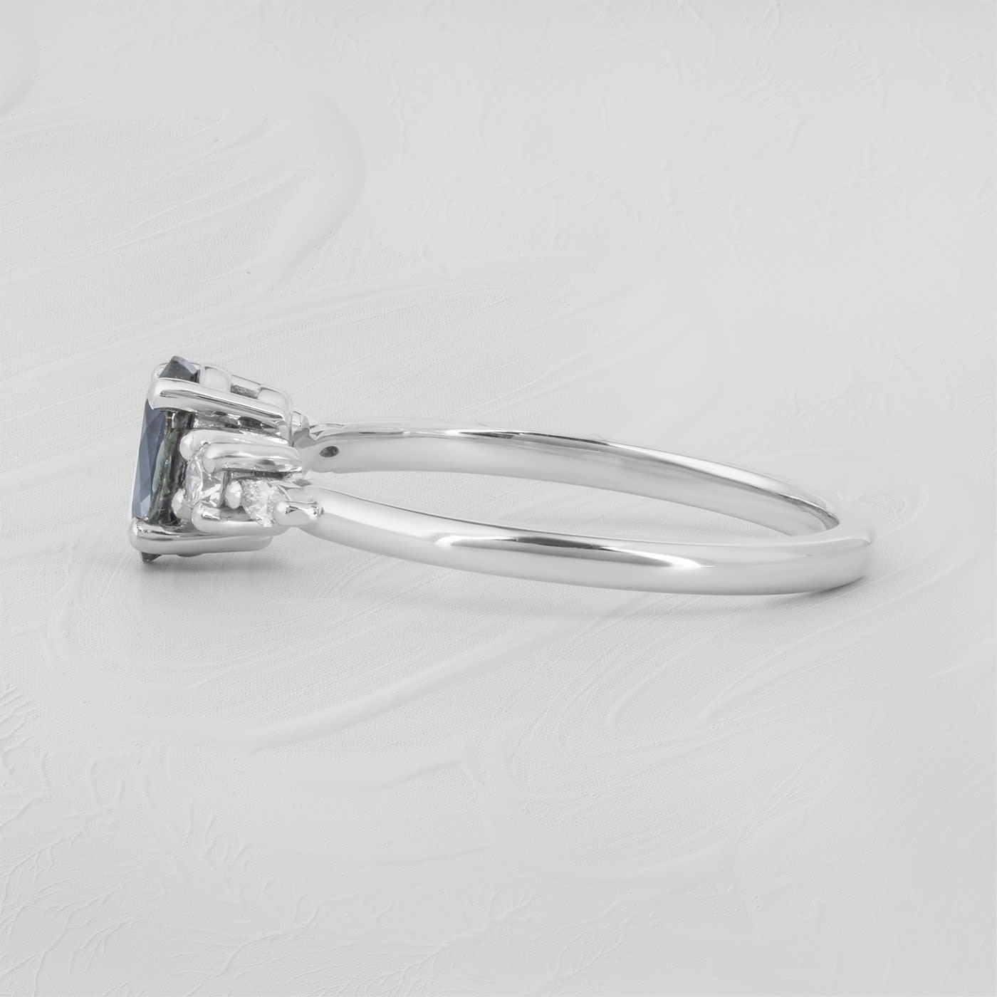 Grey-blue sapphire and diamond ring — 3