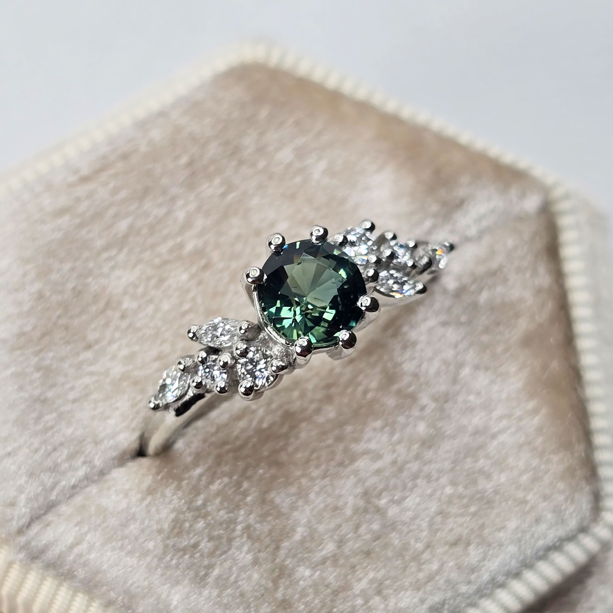 Round teal sapphire and diamond cluster ring — 2