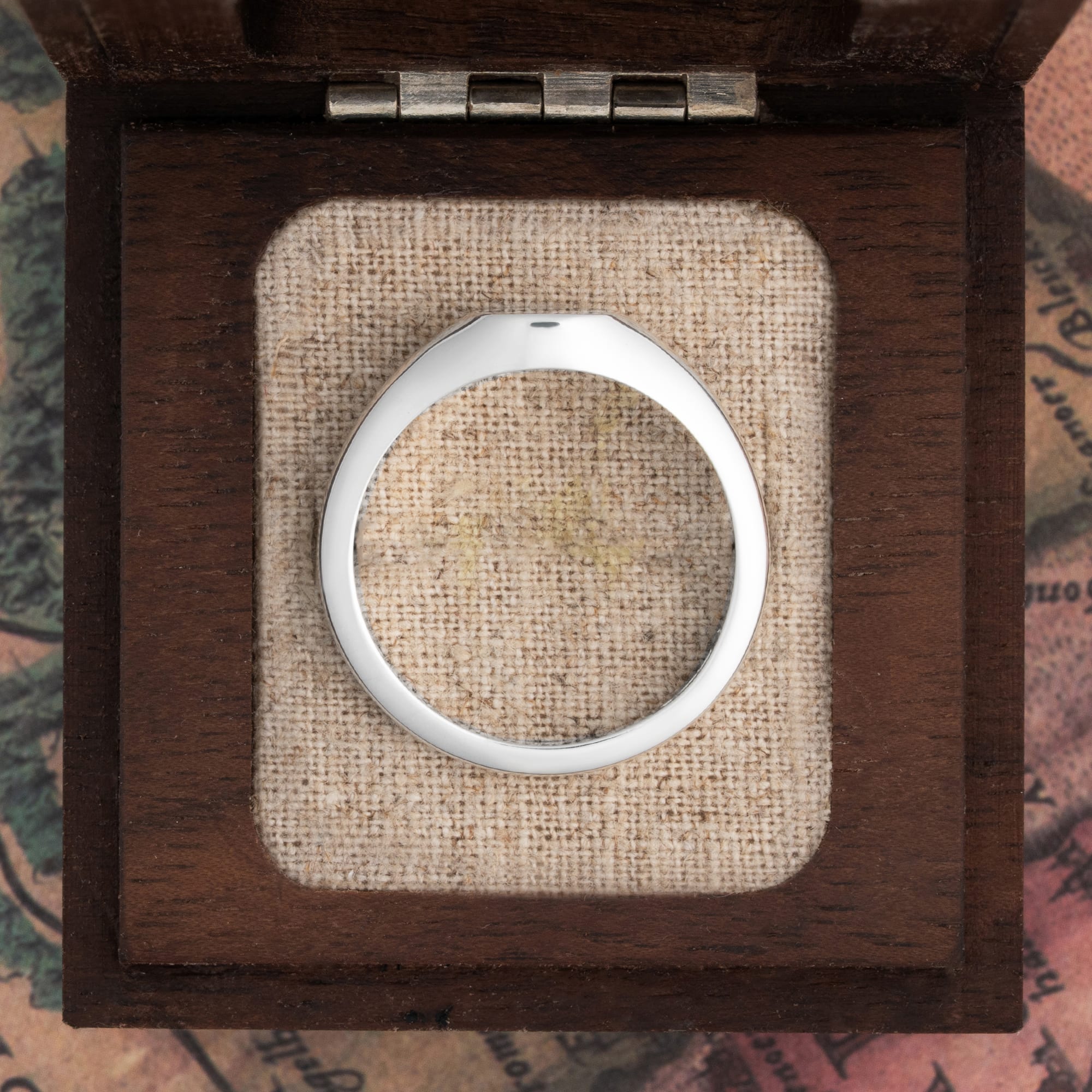 Cushion signet ring — 4