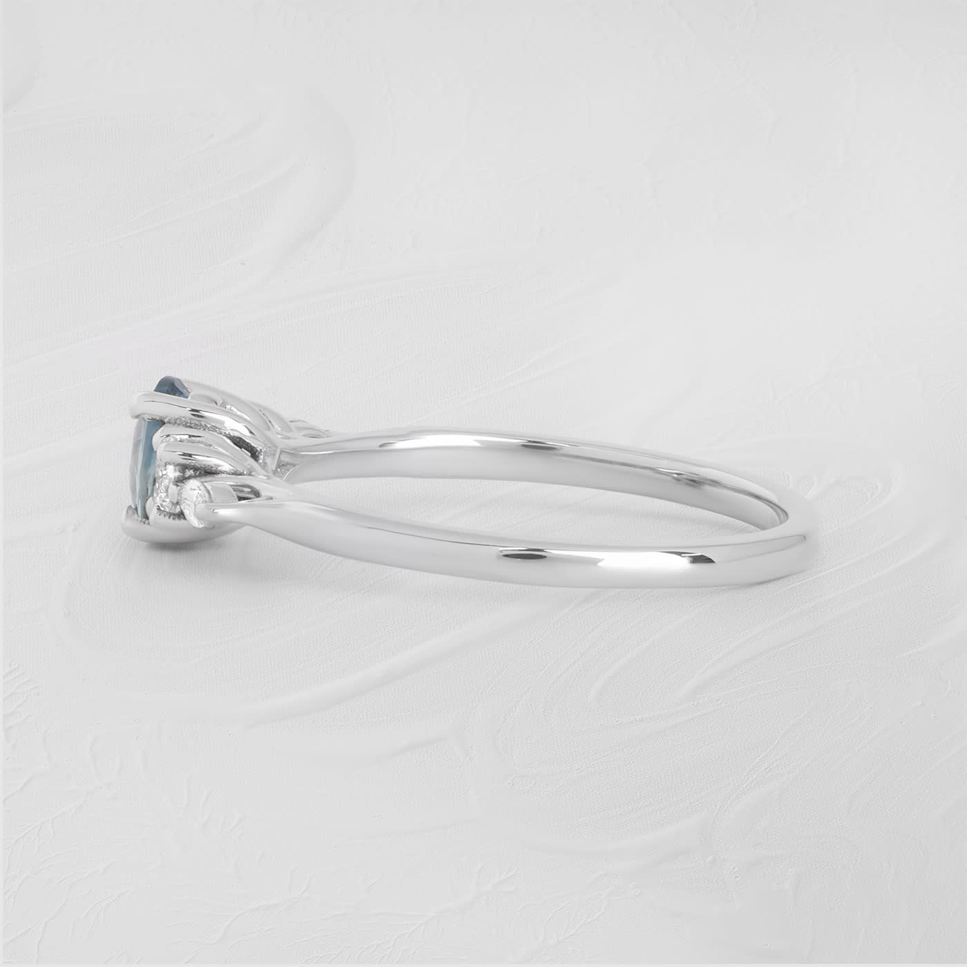 Oval light blue sapphire and diamond trellis ring  — 2