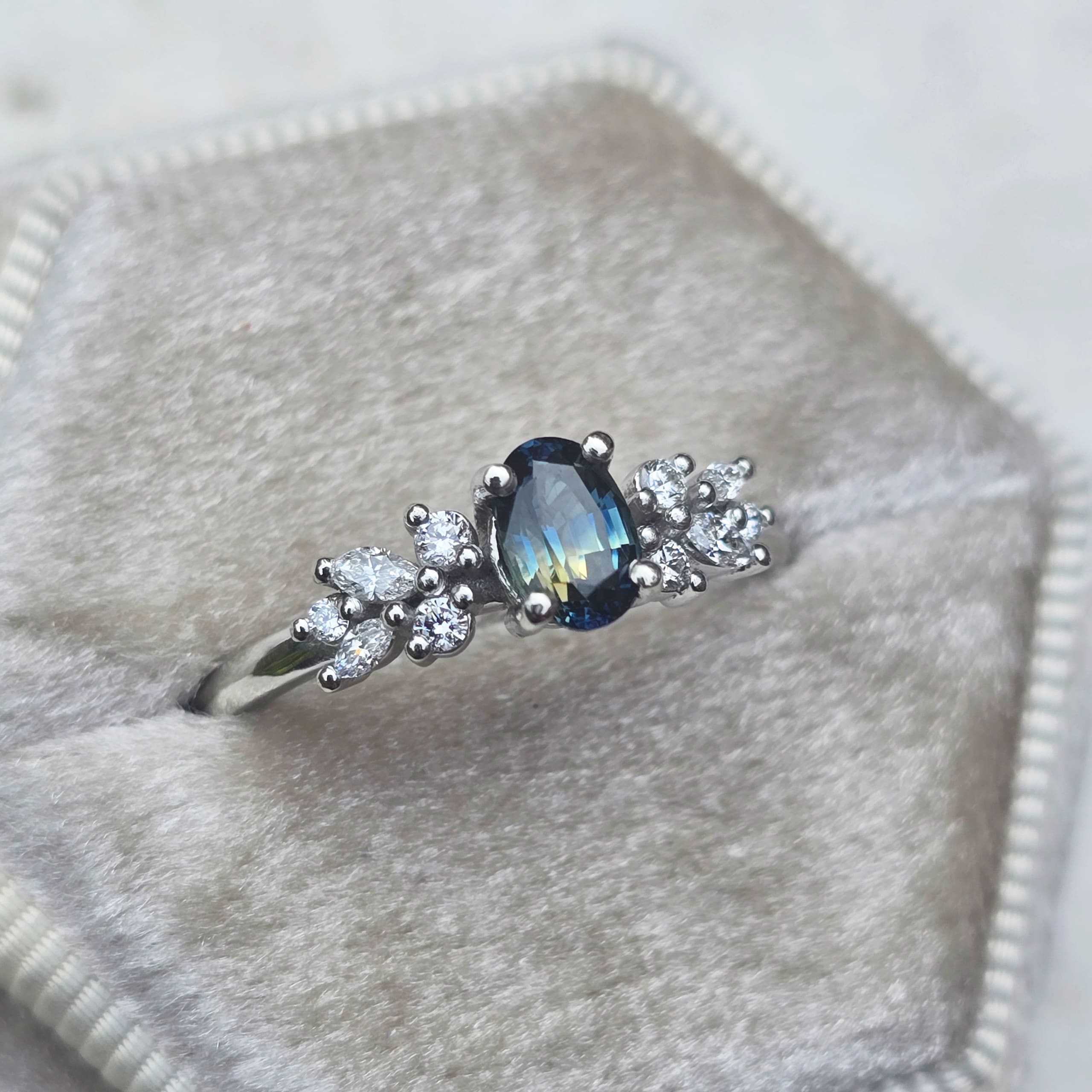 Parti sapphire and diamond floral ring — 3