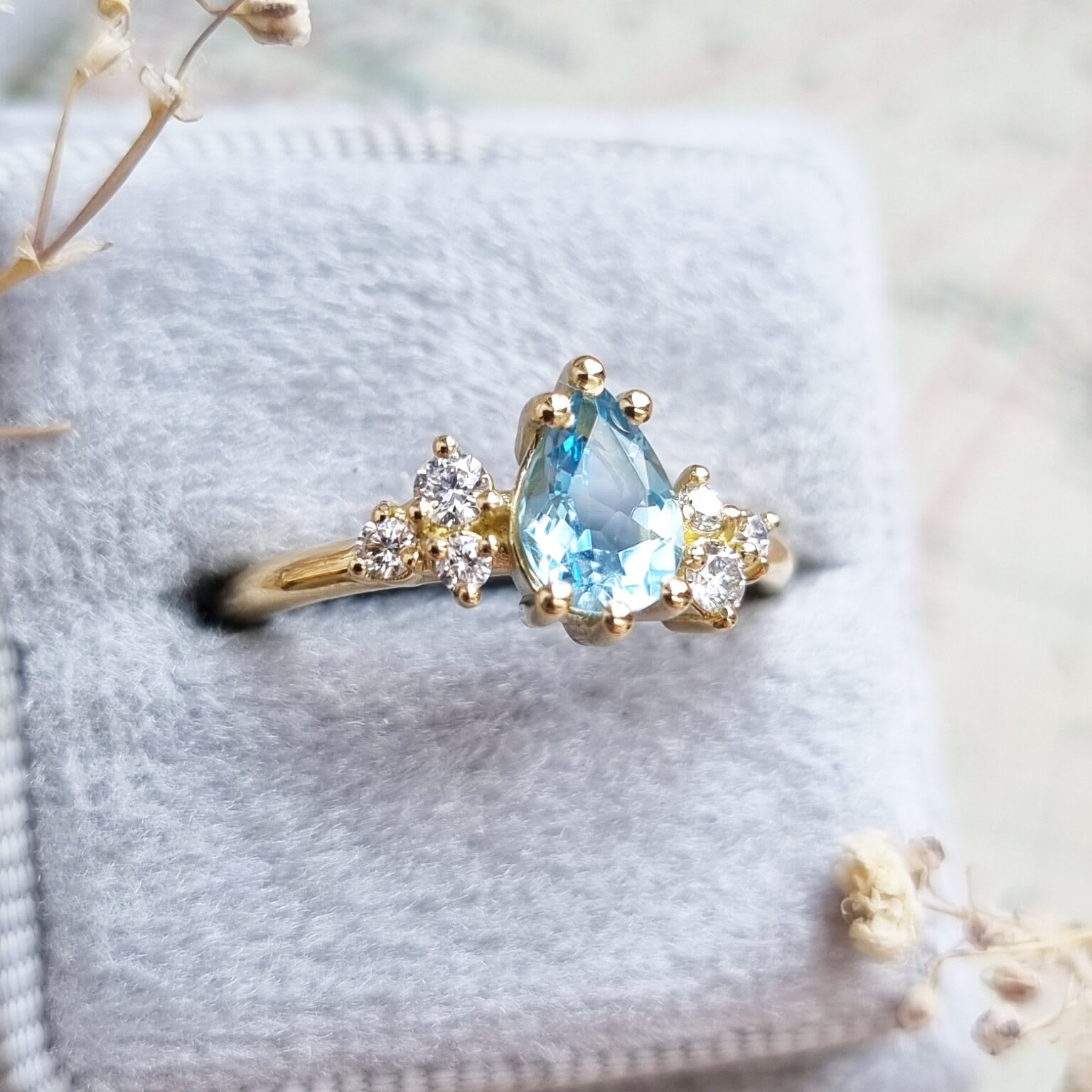 Pear cut aquamarine and diamond cluster ring — 2