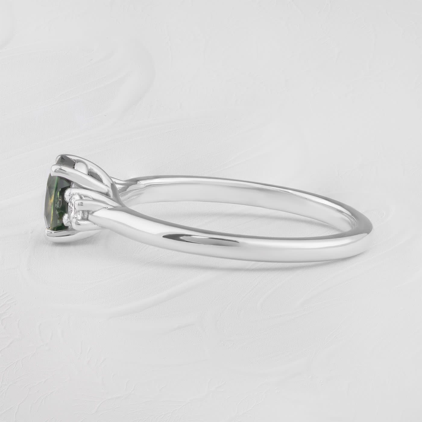 Green sapphire and diamond ring — 3