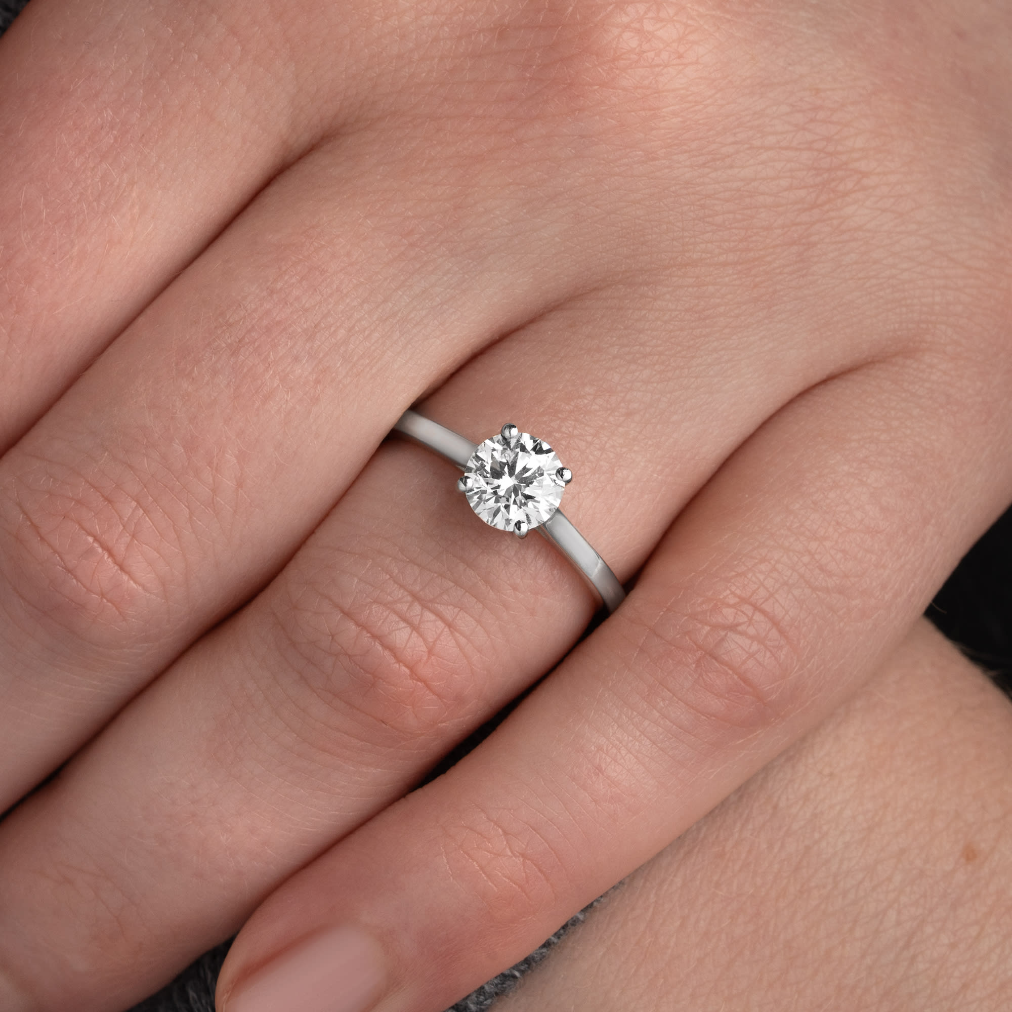 Round lab grown diamond knife edge platinum ring  — 4