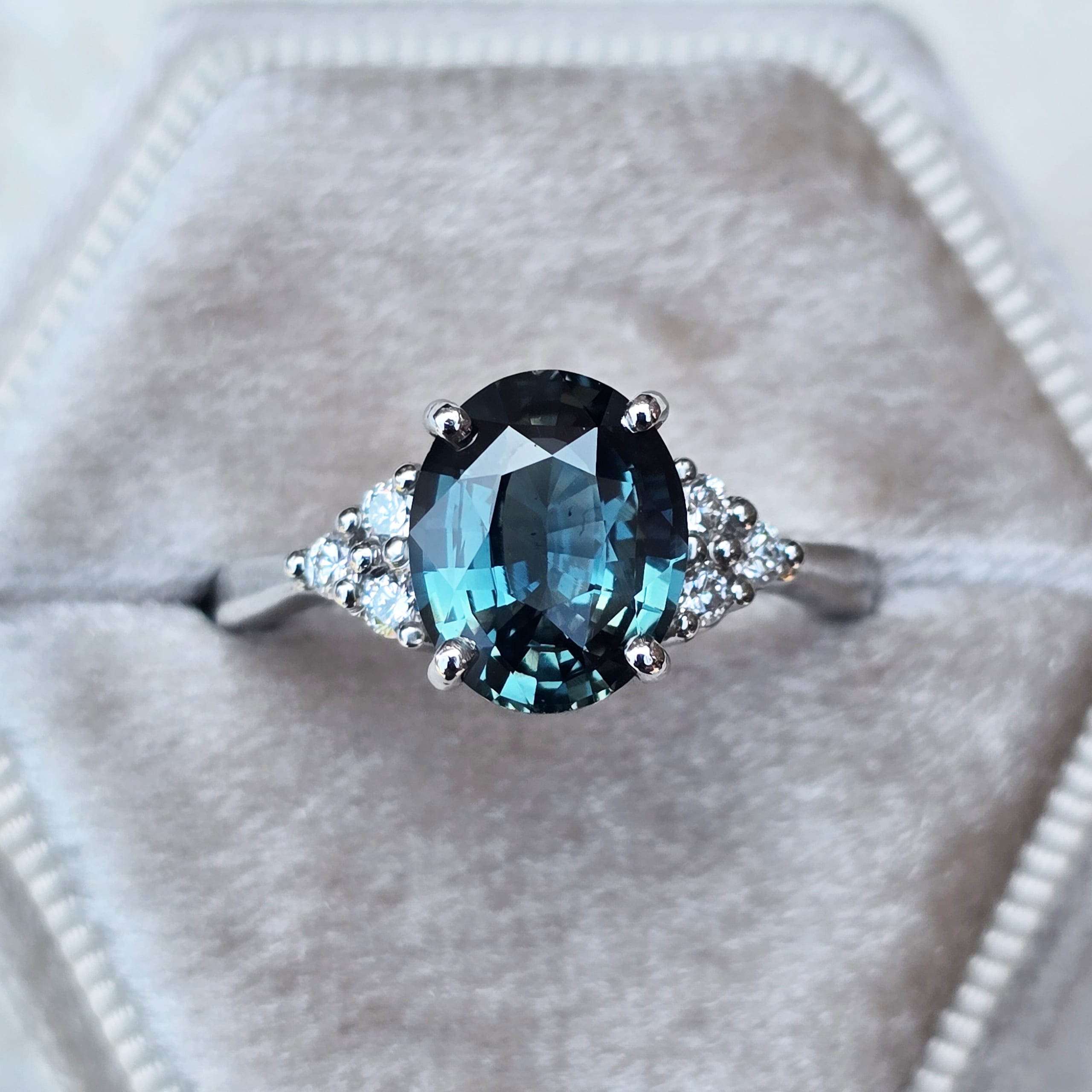  Oval steely teal sapphire and diamond ring — 2