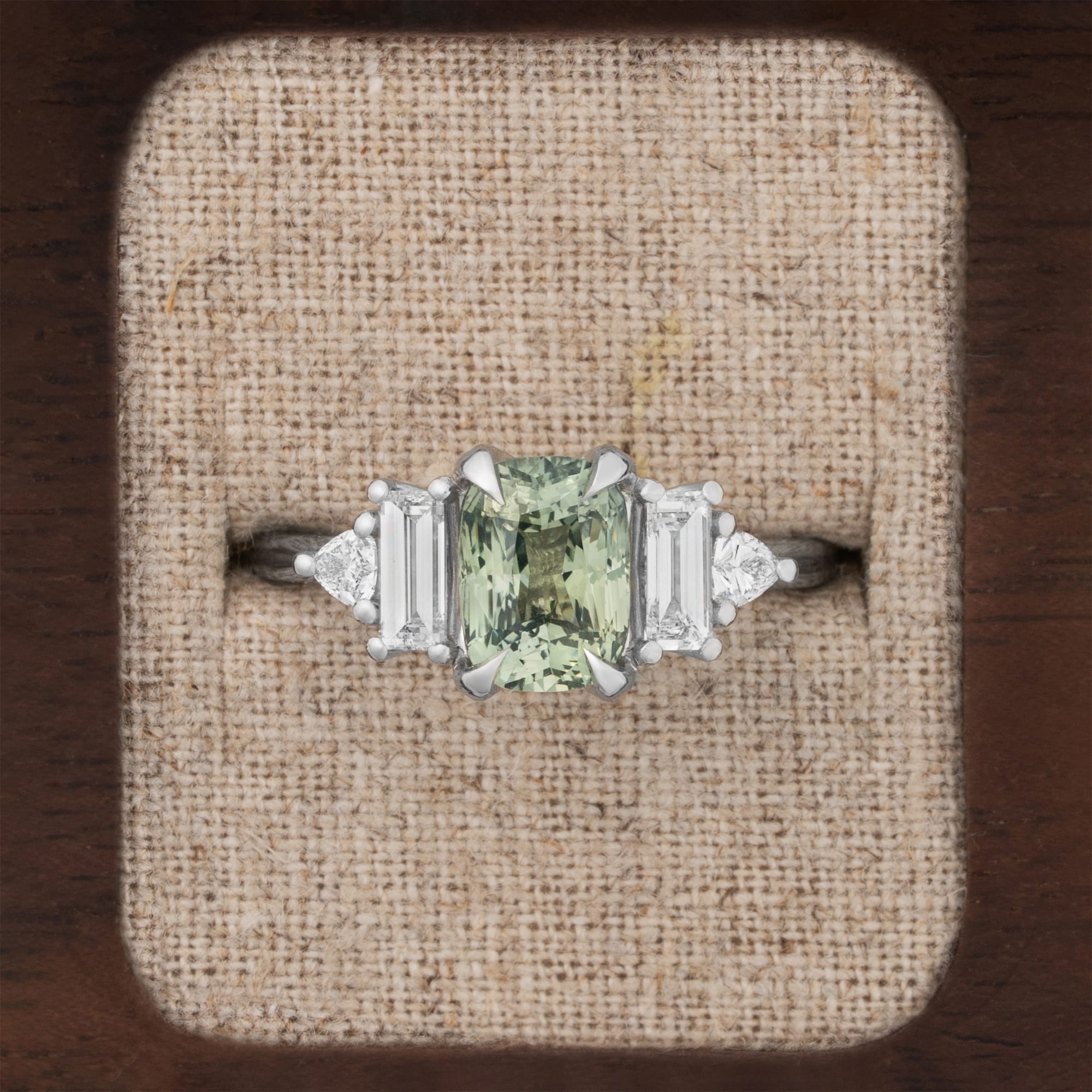 'Starlight' Green sapphire and diamond ring in platinum  — 1