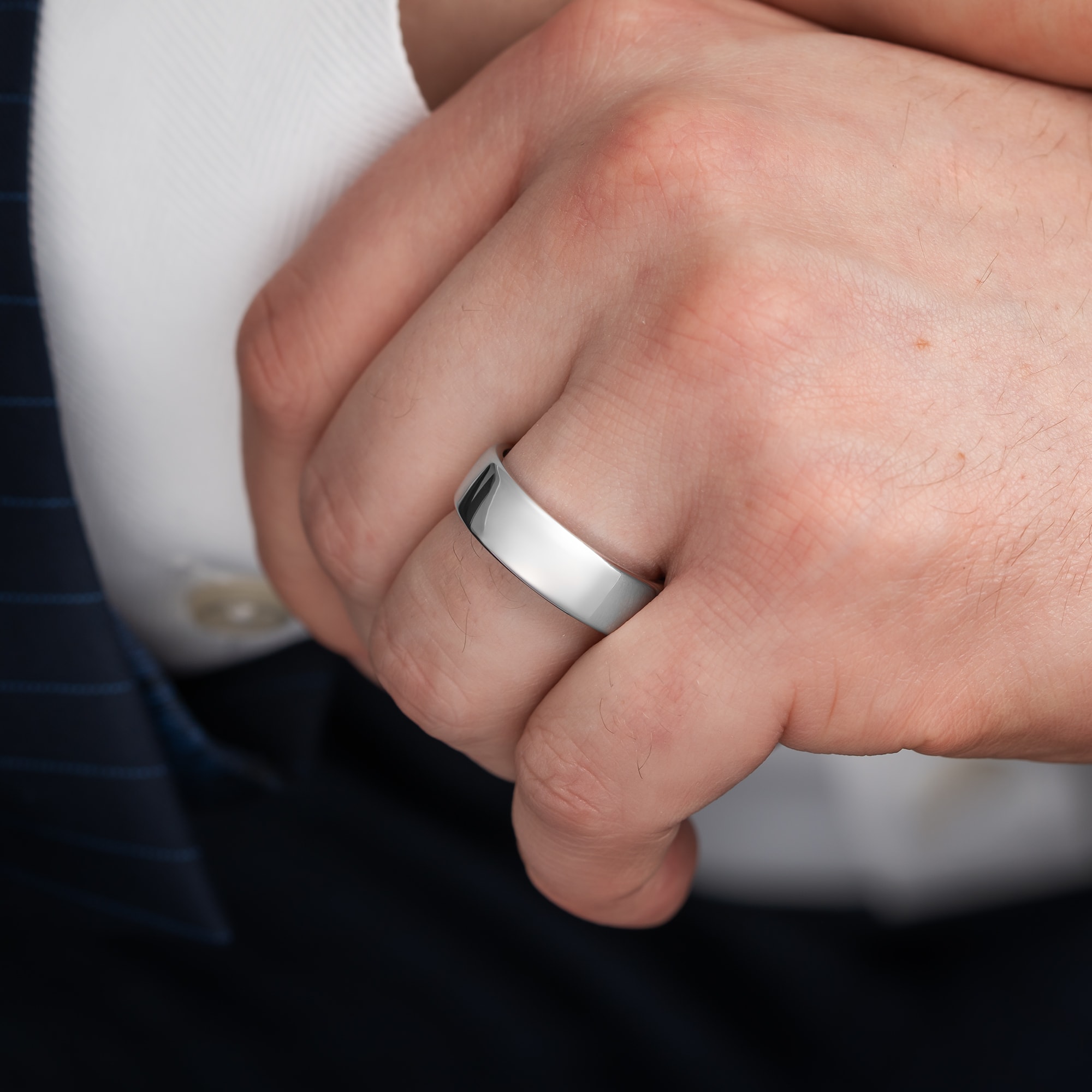 Traditional court wedding band 
